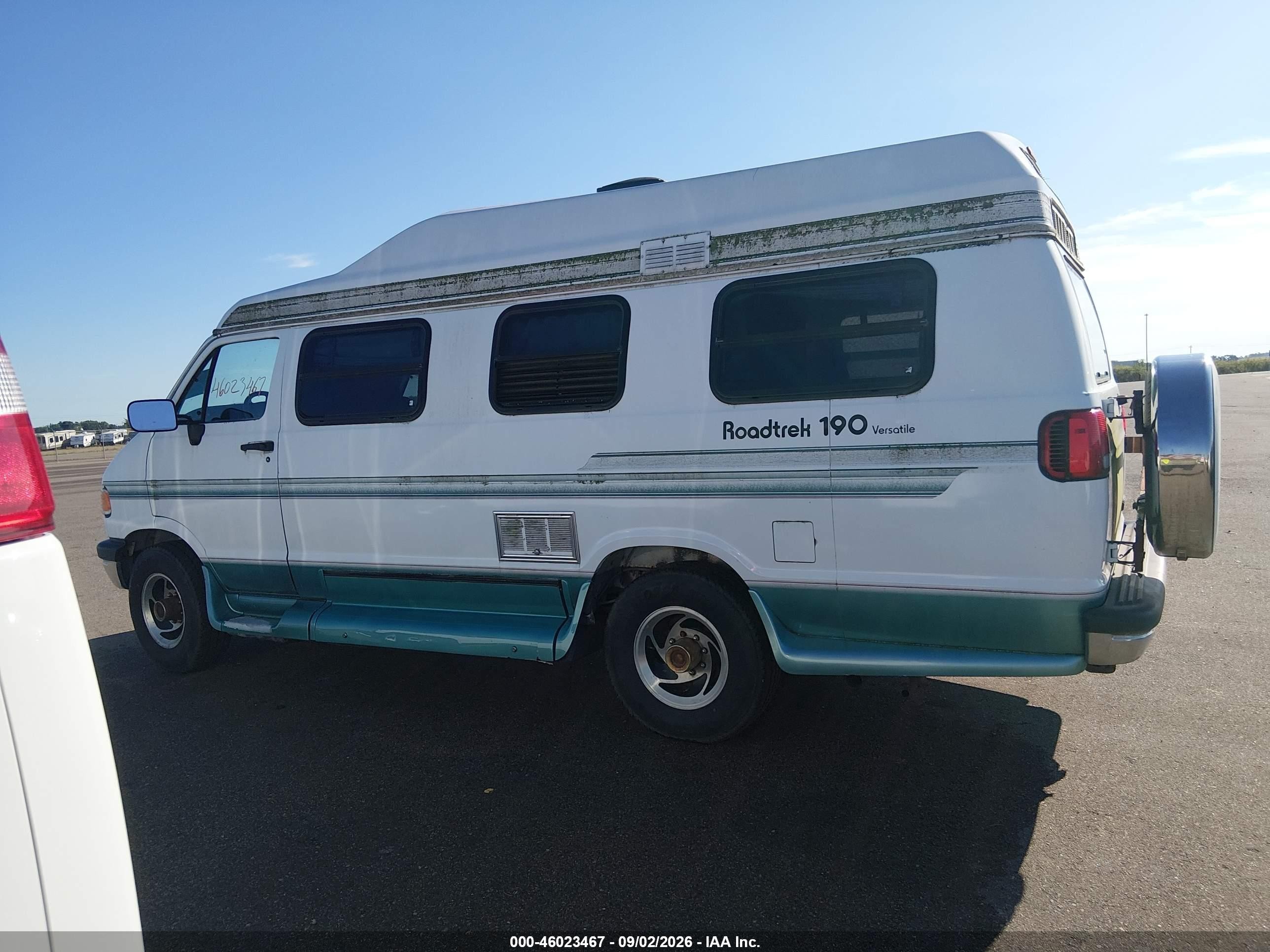 1996 Dodge Ram Van B3500 White vin: 2B6KB31Y1TK132121
