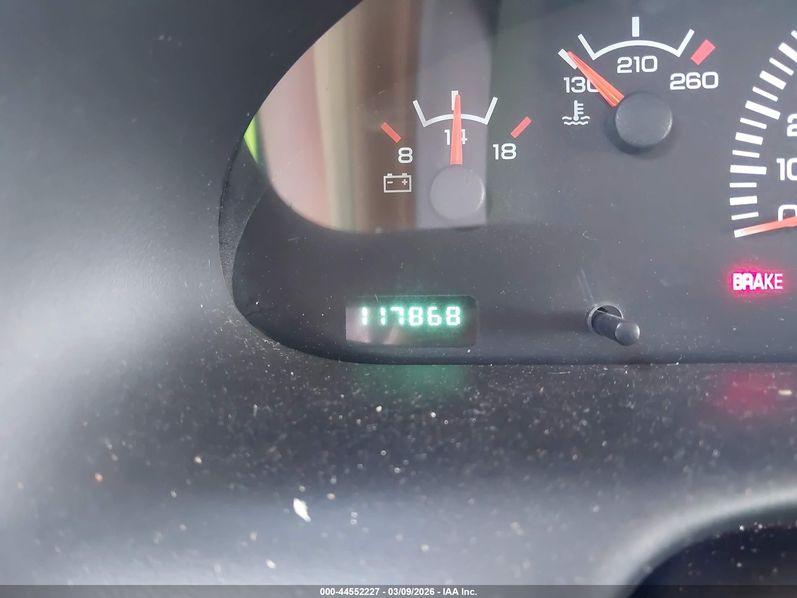 2000 Dodge Ram Van 3500 Conversion White vin: 2B6KB31Y5YK175433