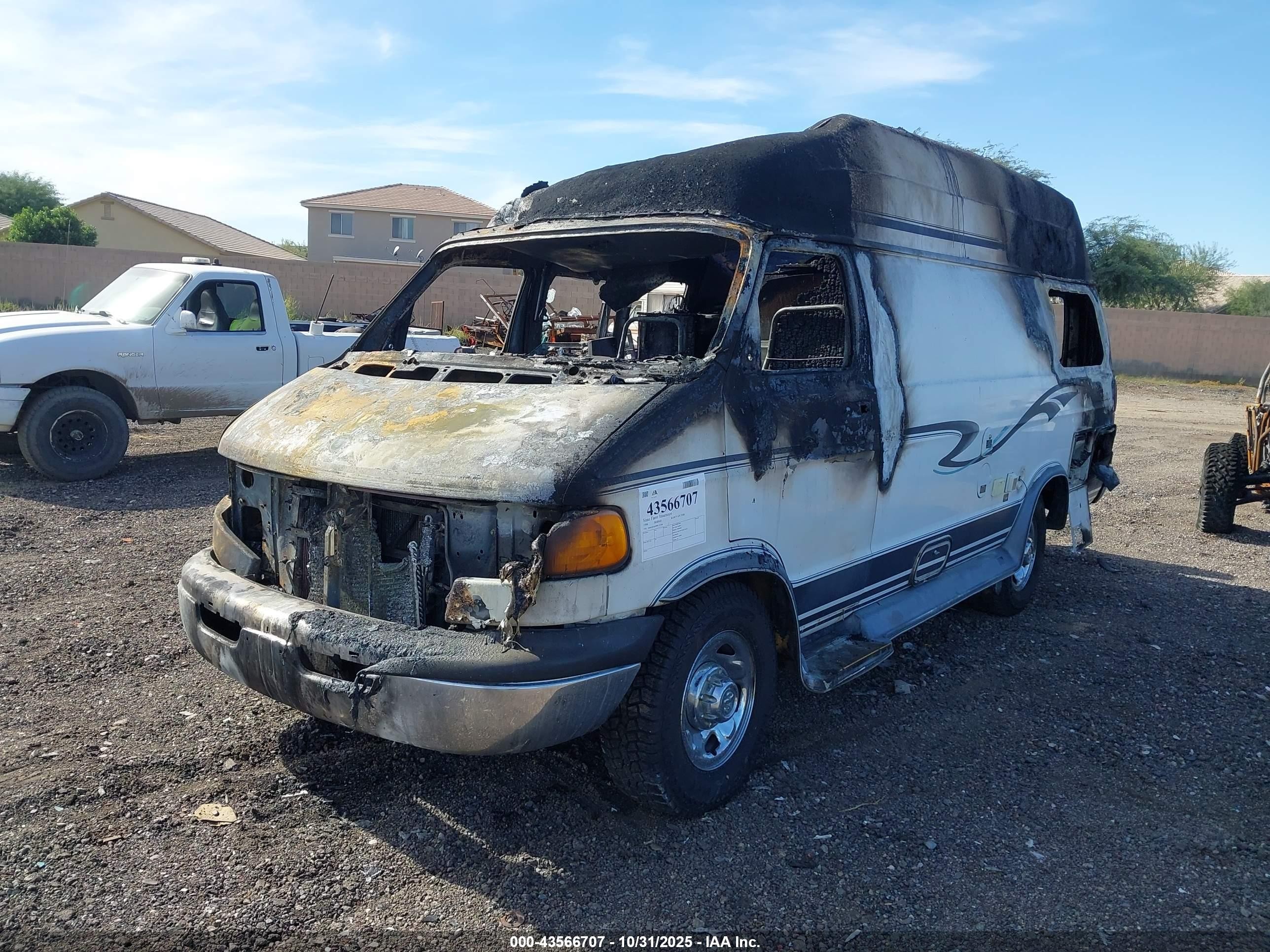 1999 Explorer Motor Home Xtra Van   White vin: 2B6KB31Z6WK127204