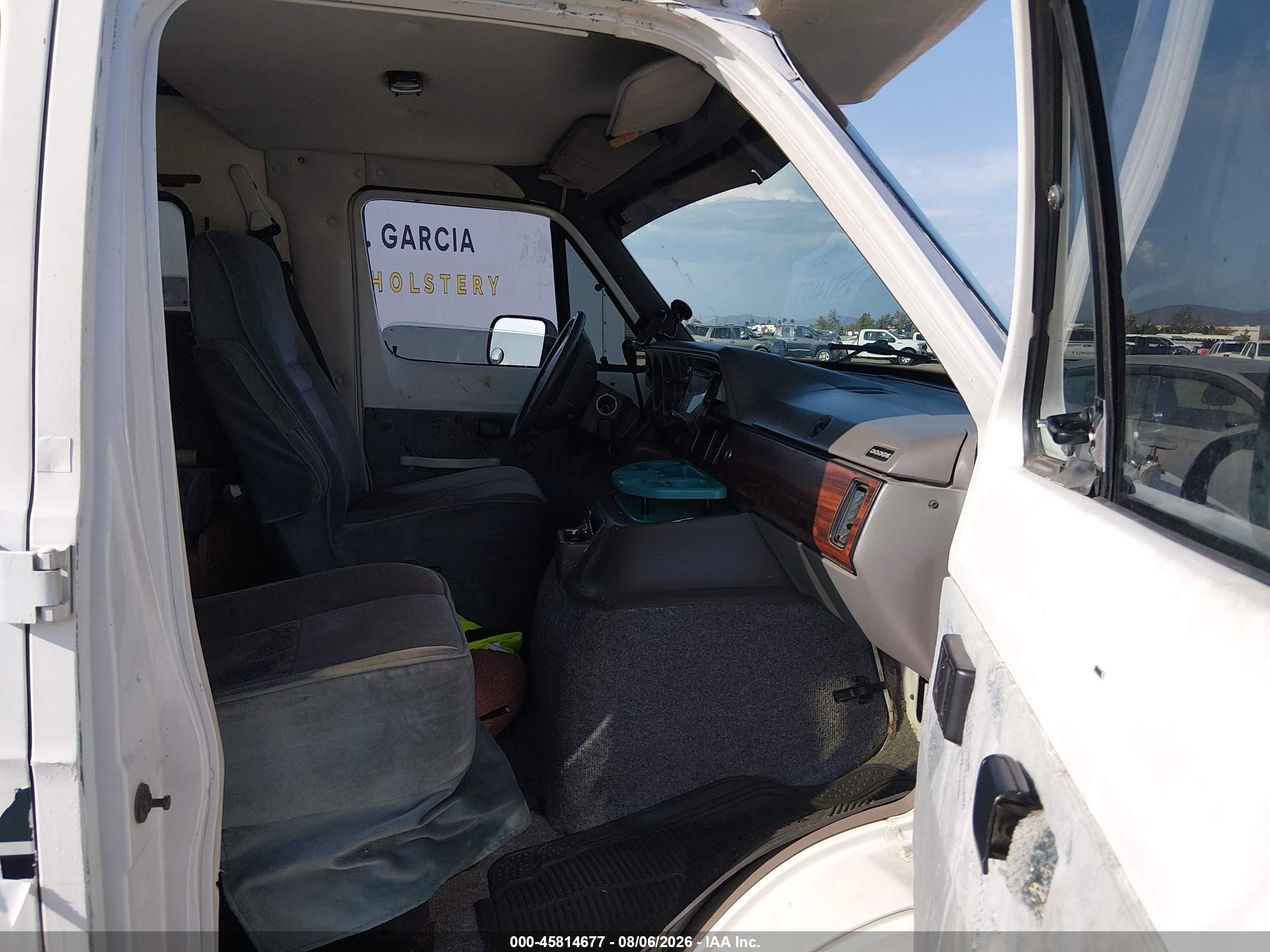1995 Dodge Ram Van B3500 White vin: 2B6KB31Z9SK538073