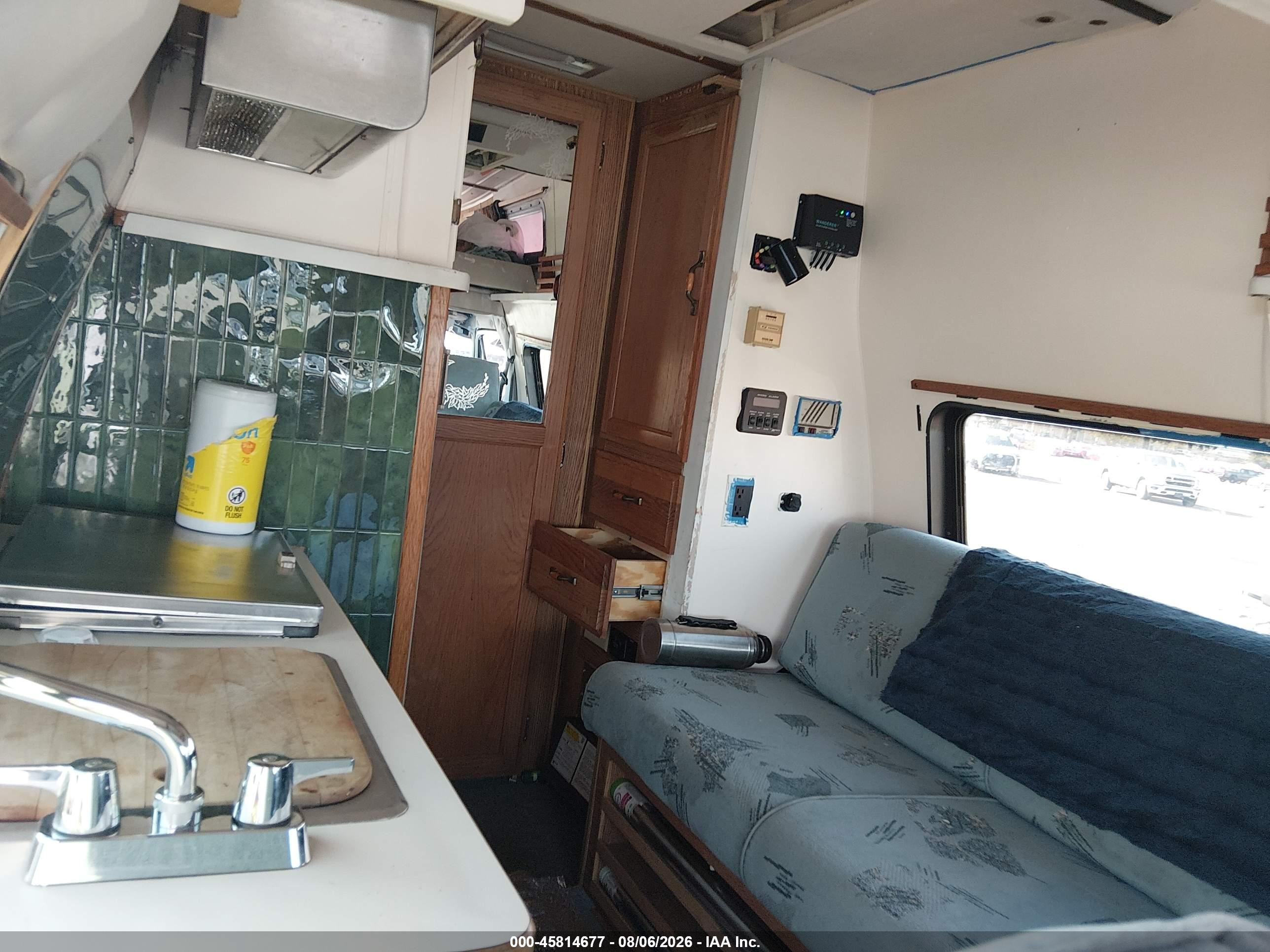1995 Dodge Ram Van B3500 White vin: 2B6KB31Z9SK538073