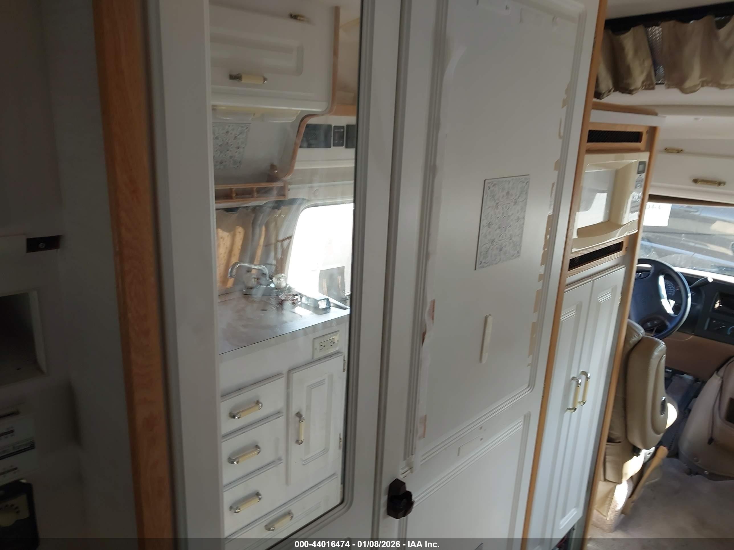 2000 Dodge Ram Van 3500 Conversion White vin: 2B6LB31Z4YK123272
