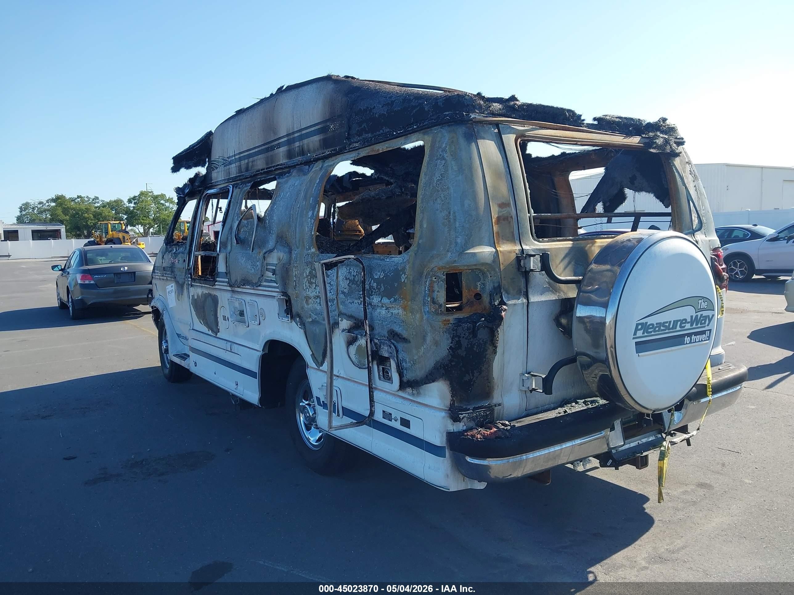 1999 Dodge Ram Van 3500 Commercial/conversion White vin: 2B6LB31Z9XK553619