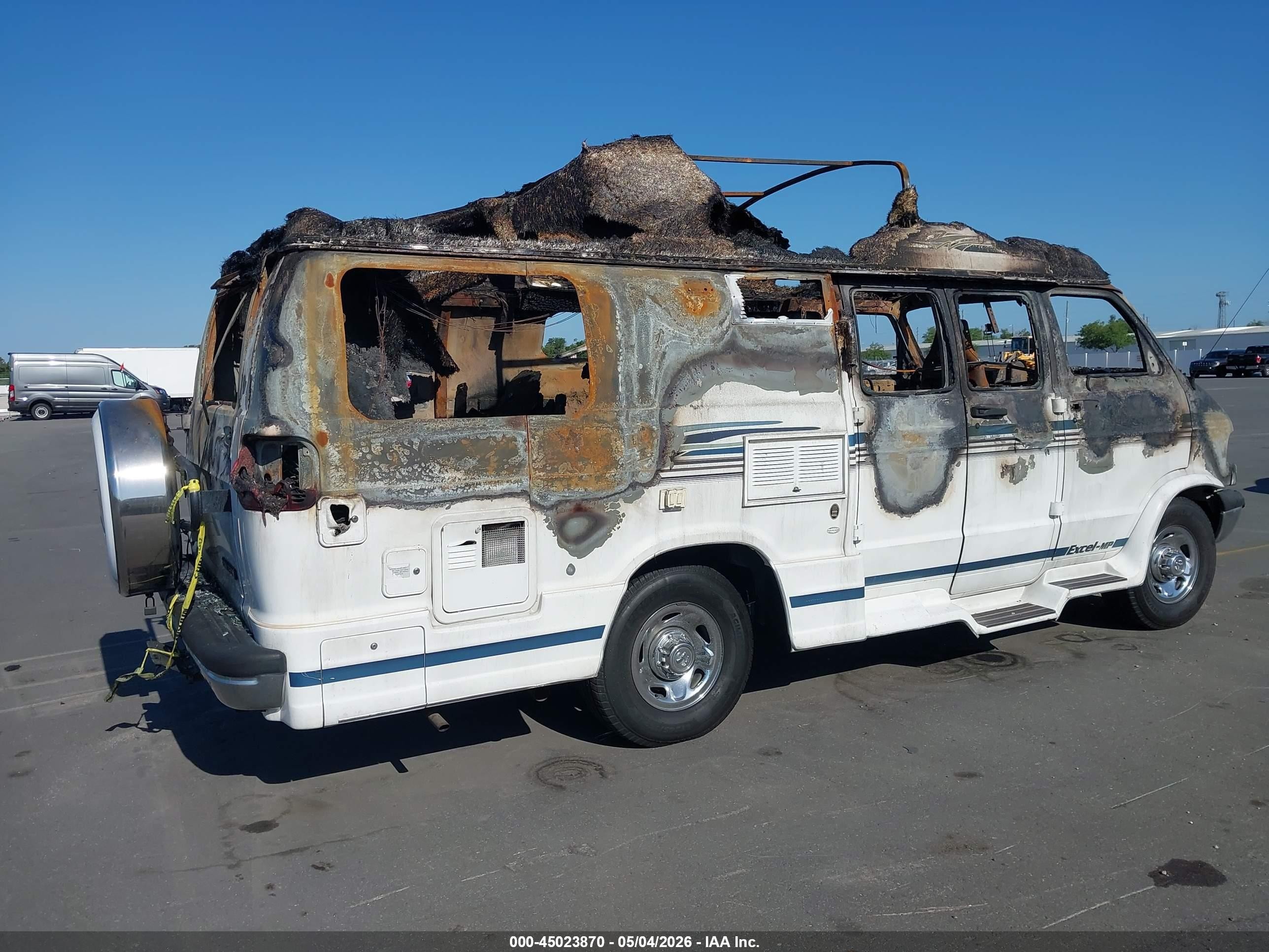 1999 Dodge Ram Van 3500 Commercial/conversion White vin: 2B6LB31Z9XK553619