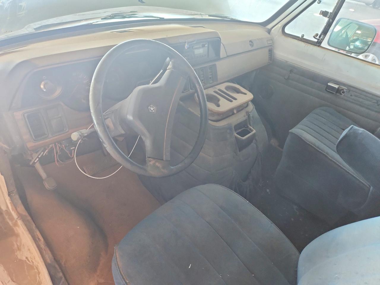 1990 Dodge Ram Van B150 Two Tone vin: 2B7GB11X0LK779770