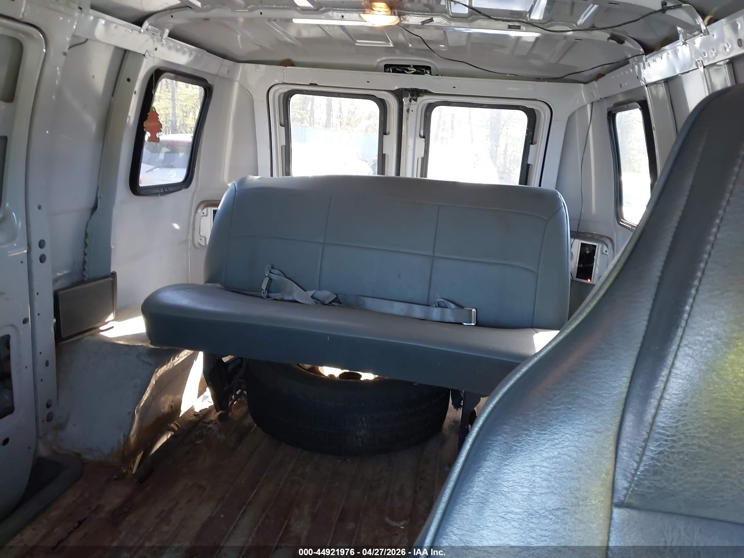 2001 Dodge Ram Van 1500 Conversion Серый vin: 2B7HB11X21K538827