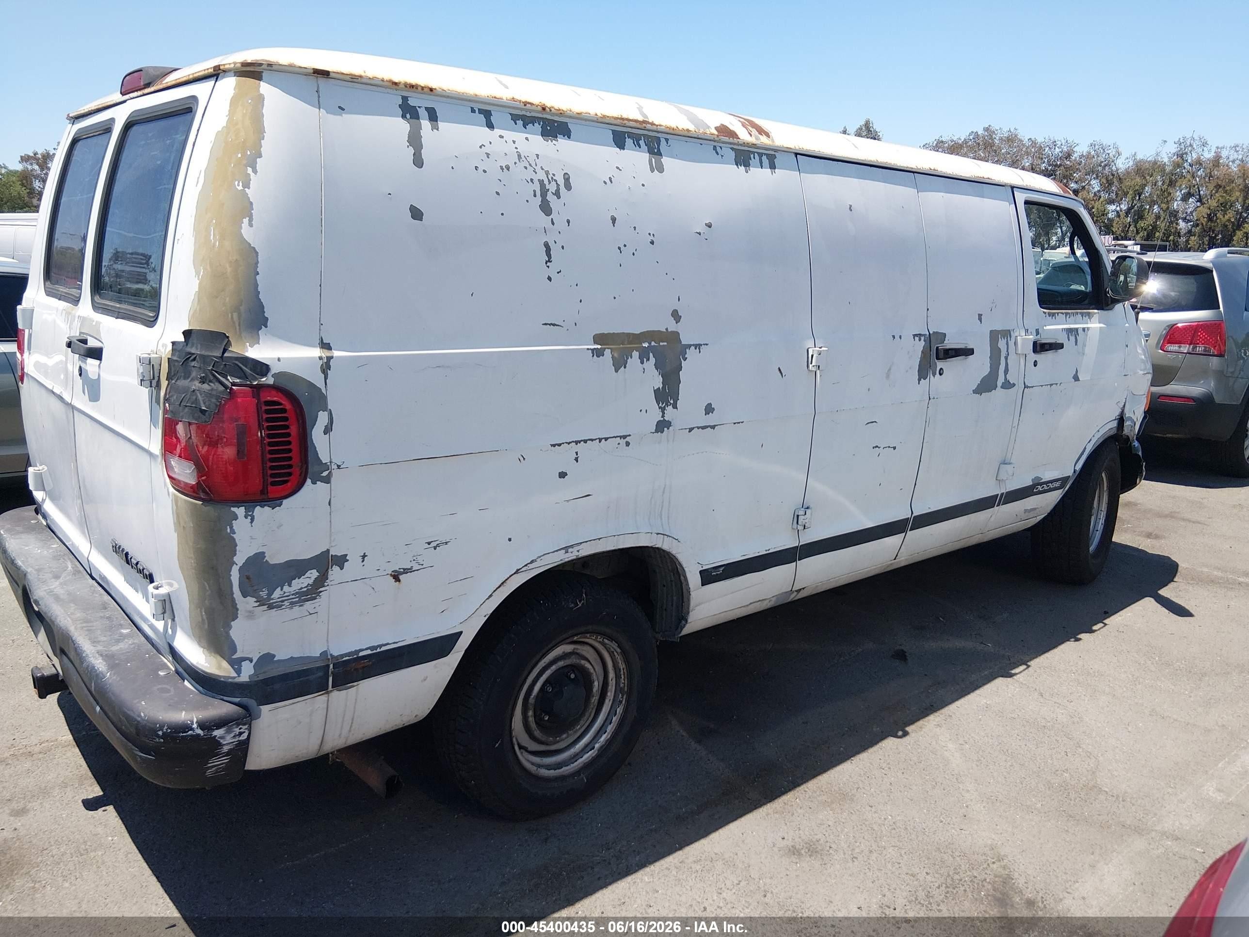 2001 Dodge Ram Van 1500 Conversion Белый vin: 2B7HB11Y11K508601