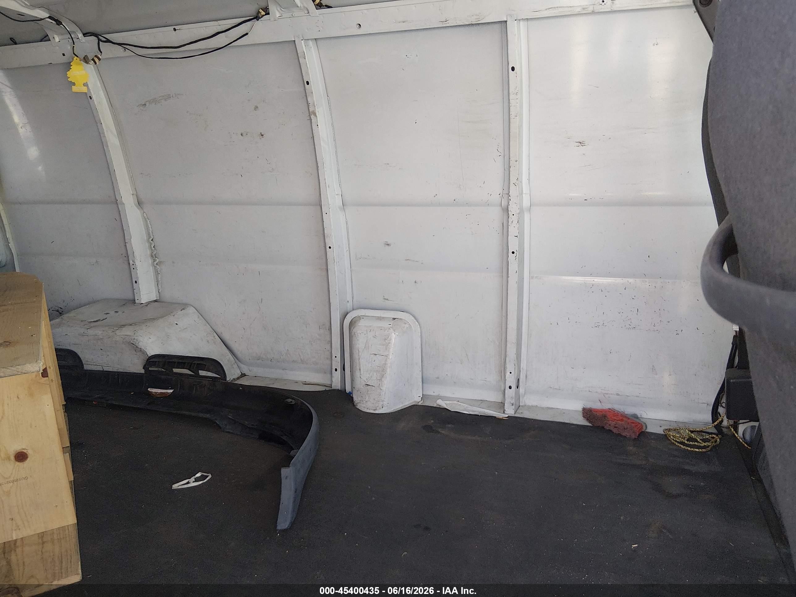 2001 Dodge Ram Van 1500 Conversion Белый vin: 2B7HB11Y11K508601