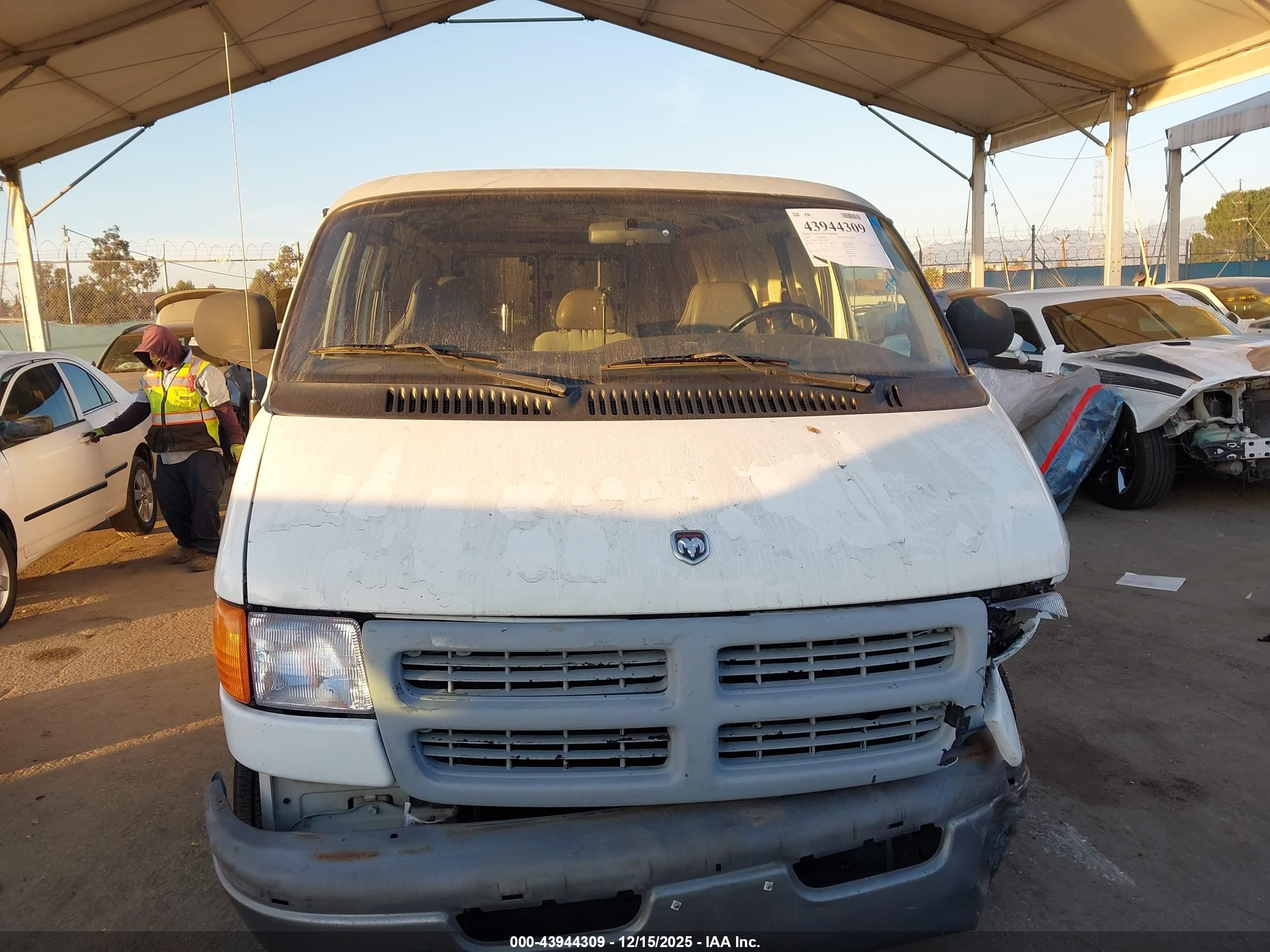 1999 Dodge Ram Van 1500 Commercial/conversion White vin: 2B7HB11Y2XK520877