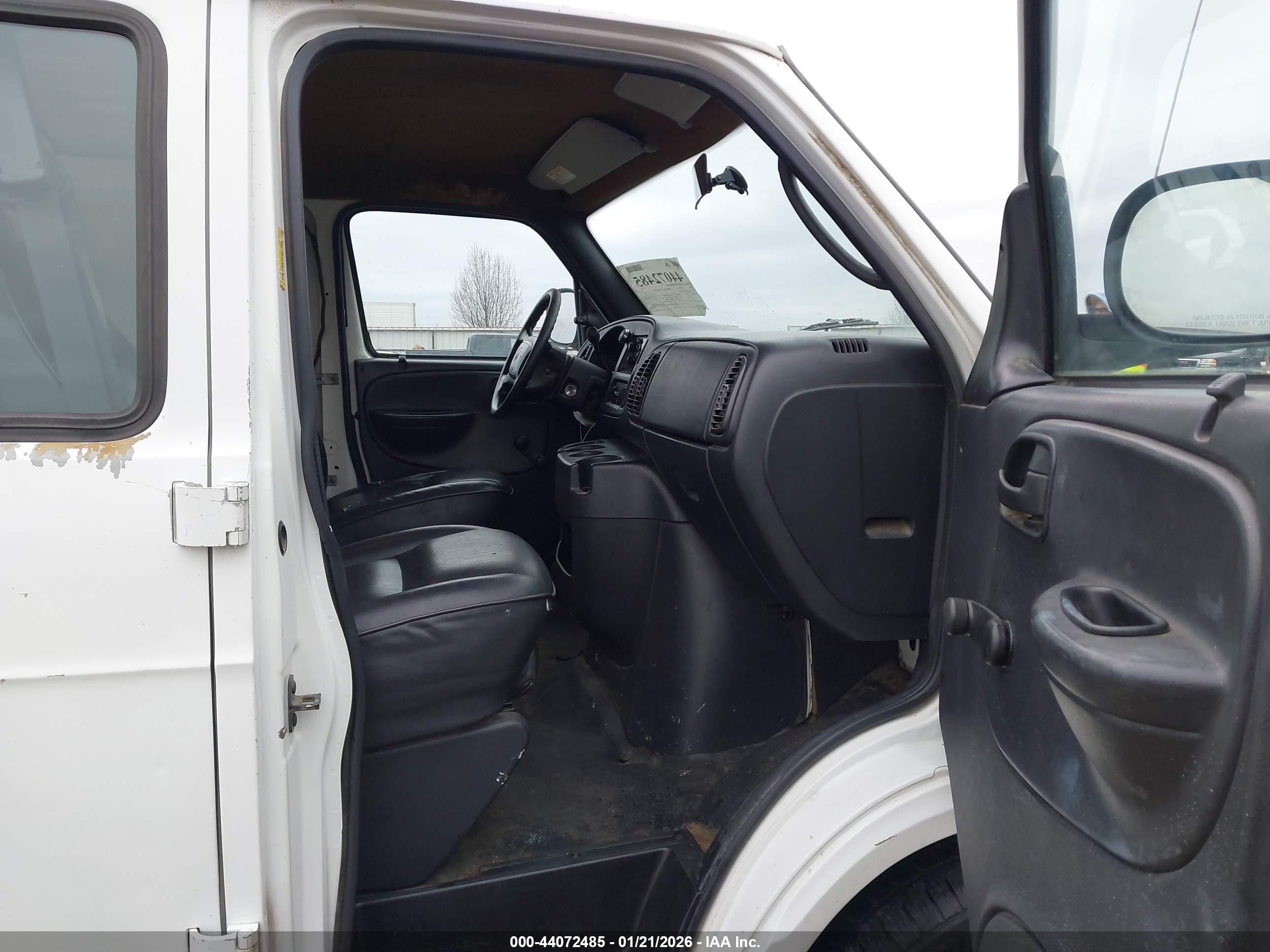 2001 Dodge Ram Van 1500 Conversion Белый vin: 2B7HB11Y81K553583