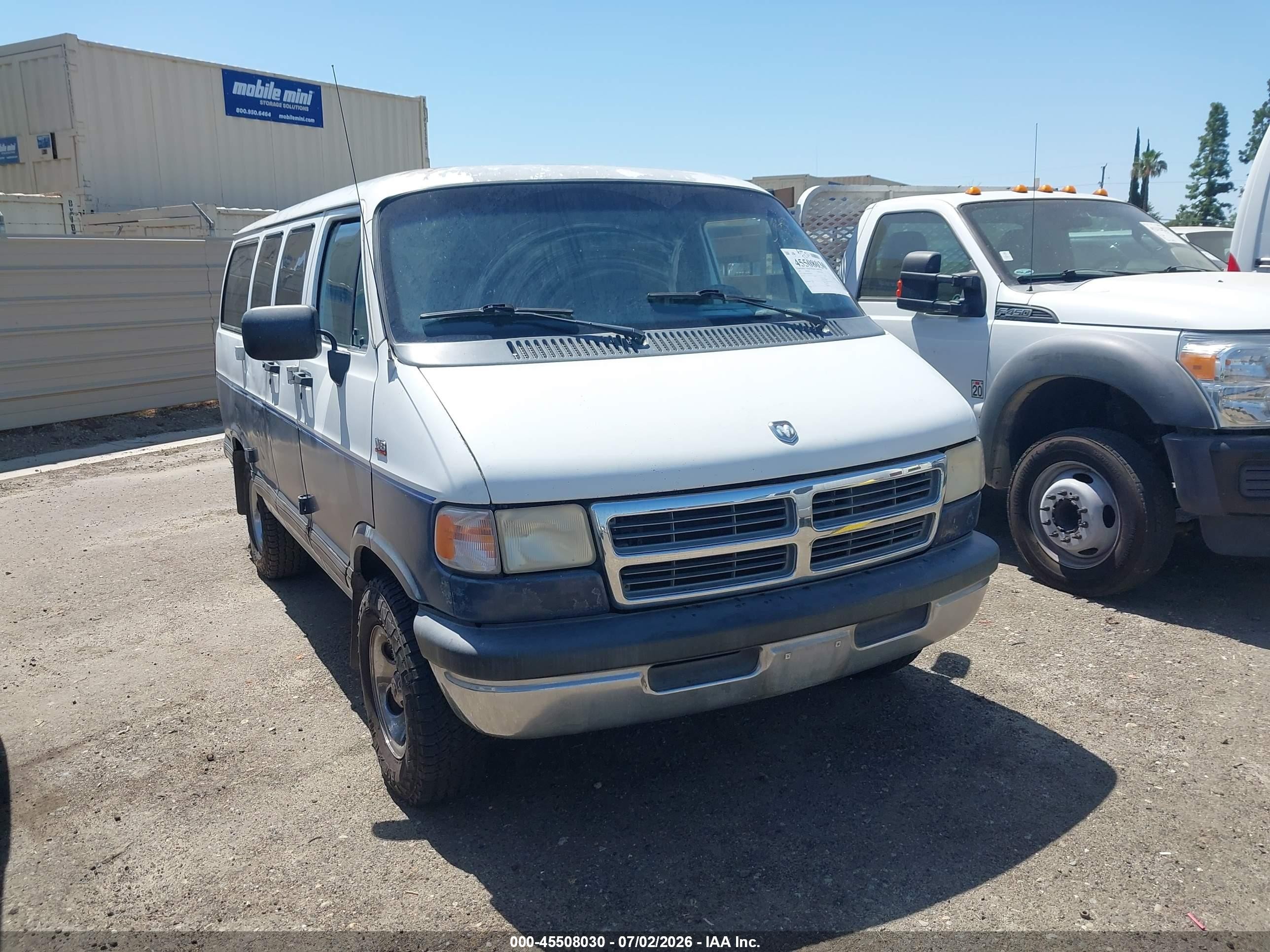 1995 Dodge Ram Van B2500 White vin: 2B7HB21Y0SK520276
