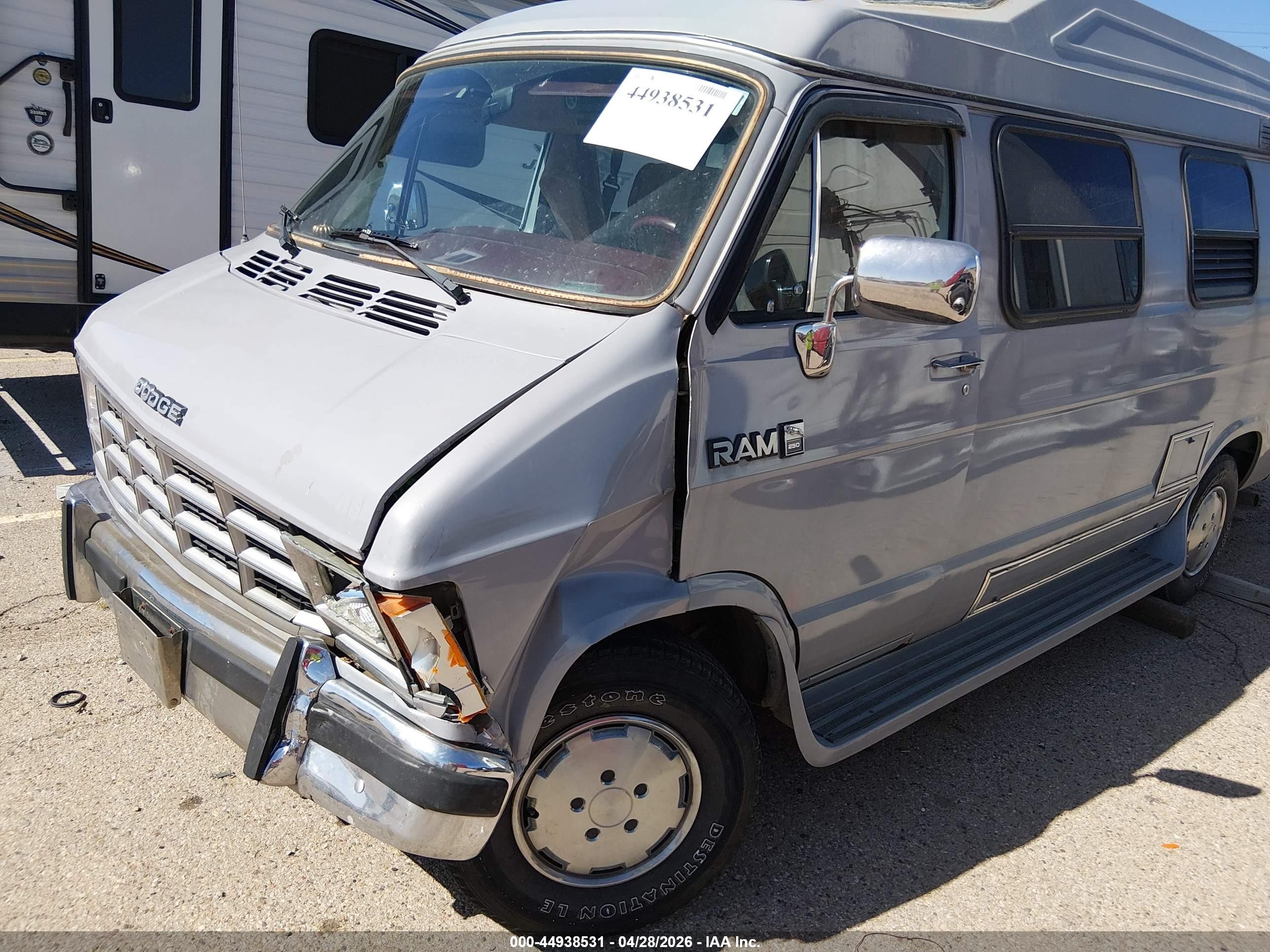 1990 Dodge Ram Van B250 Серый vin: 2B7HB21Y9LK710997