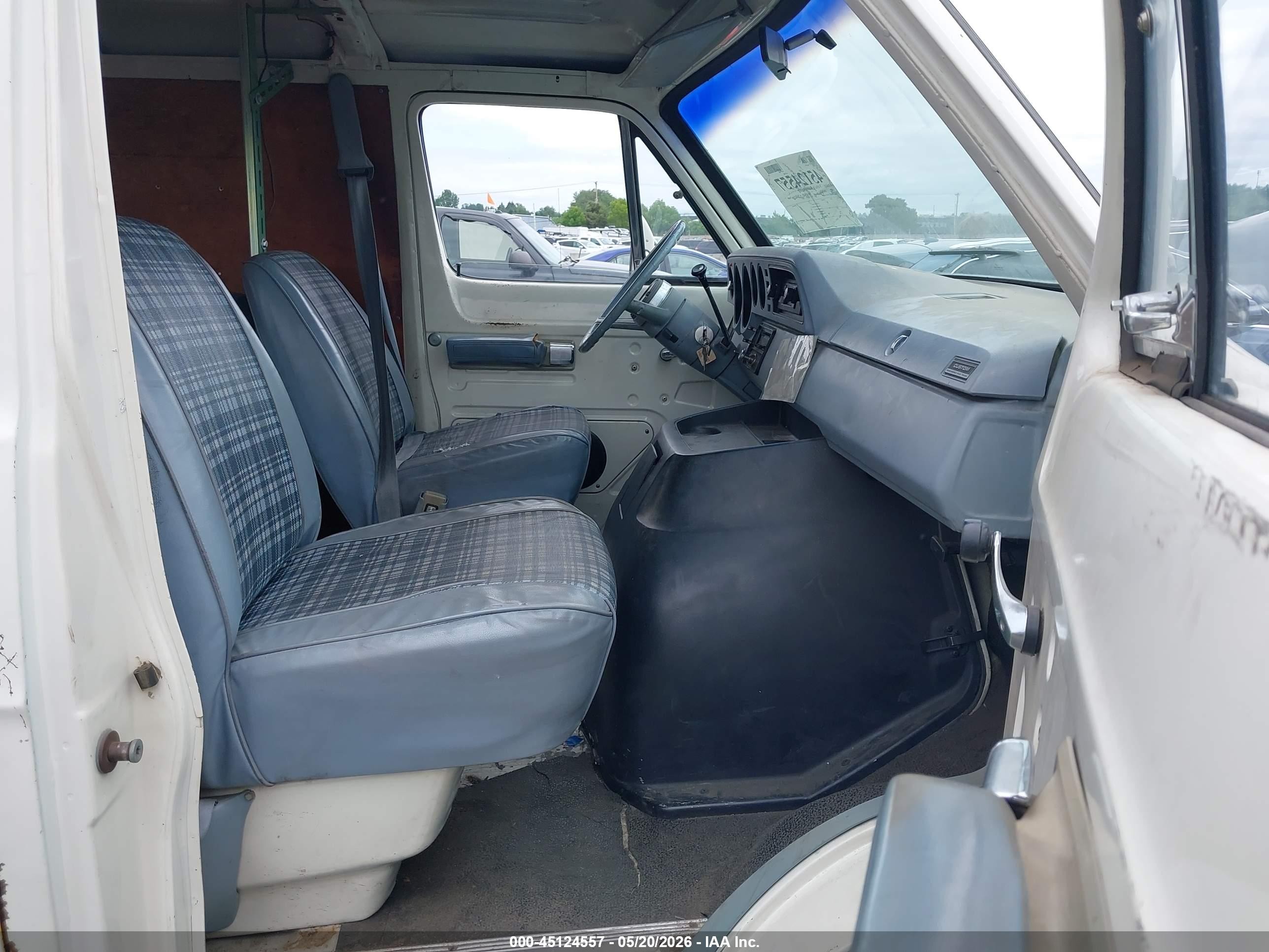 1982 Dodge Ram Van B250 White vin: 2B7HB23P4CK142551