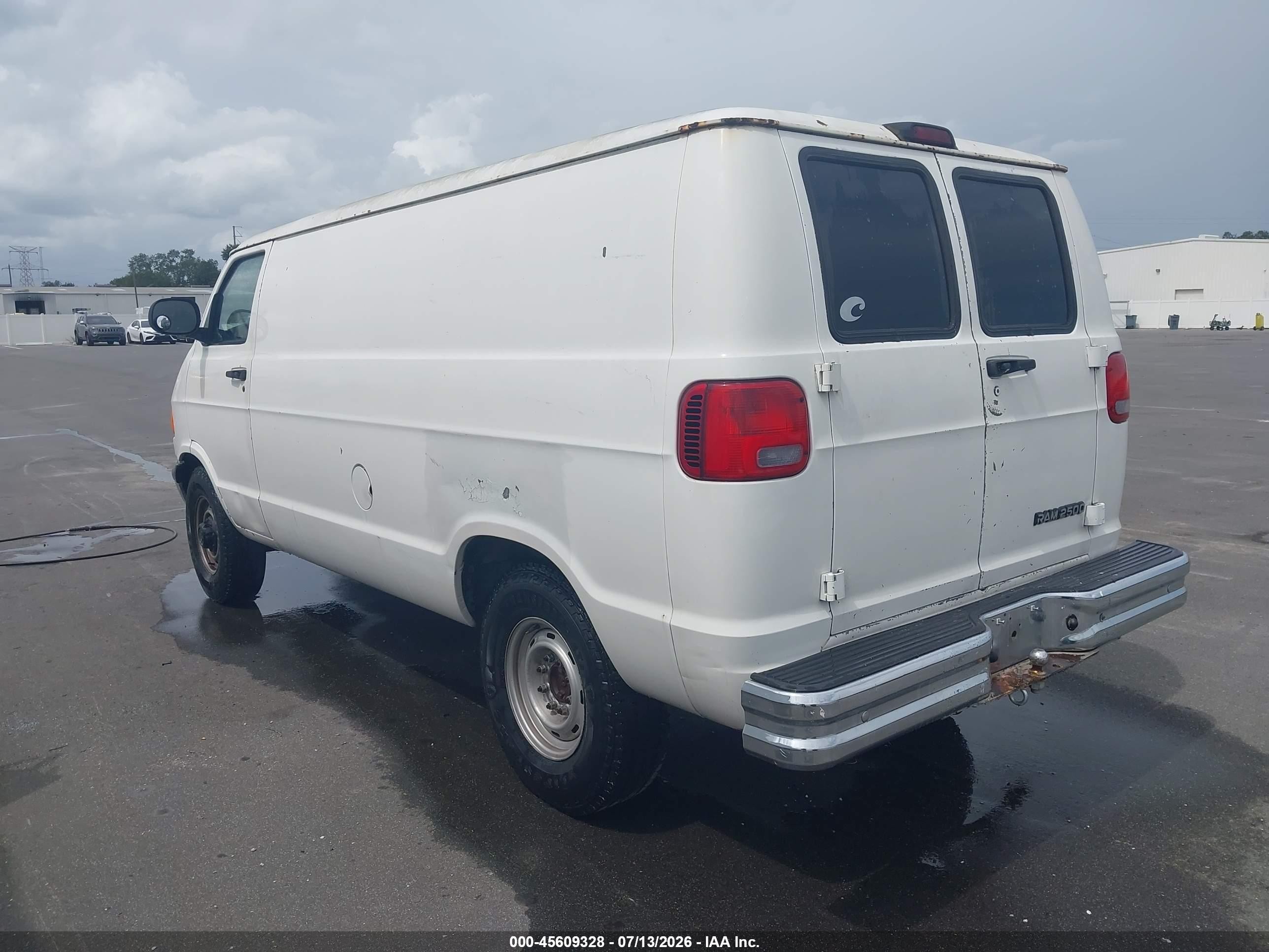 2000 Dodge Ram Van 2500 Conversion White vin: 2B7JB21Y1YK146805