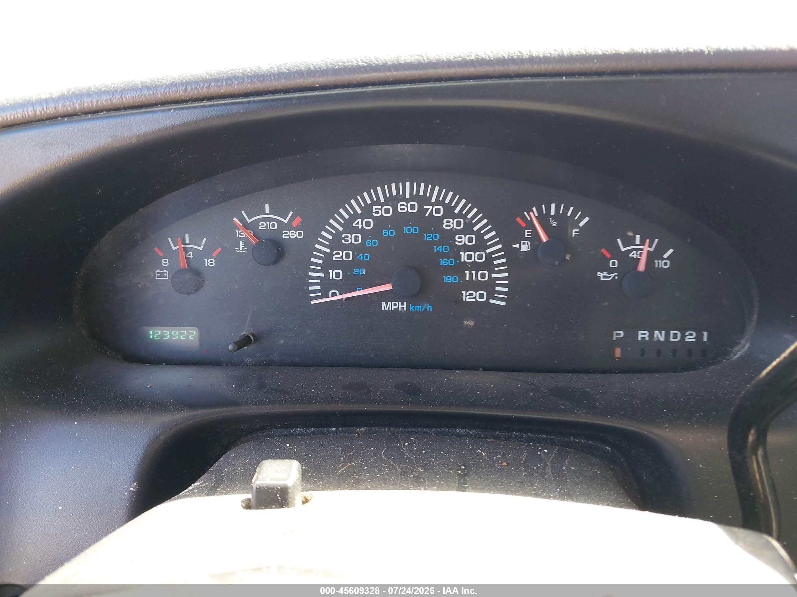 2000 Dodge Ram Van 2500 Conversion White vin: 2B7JB21Y1YK146805