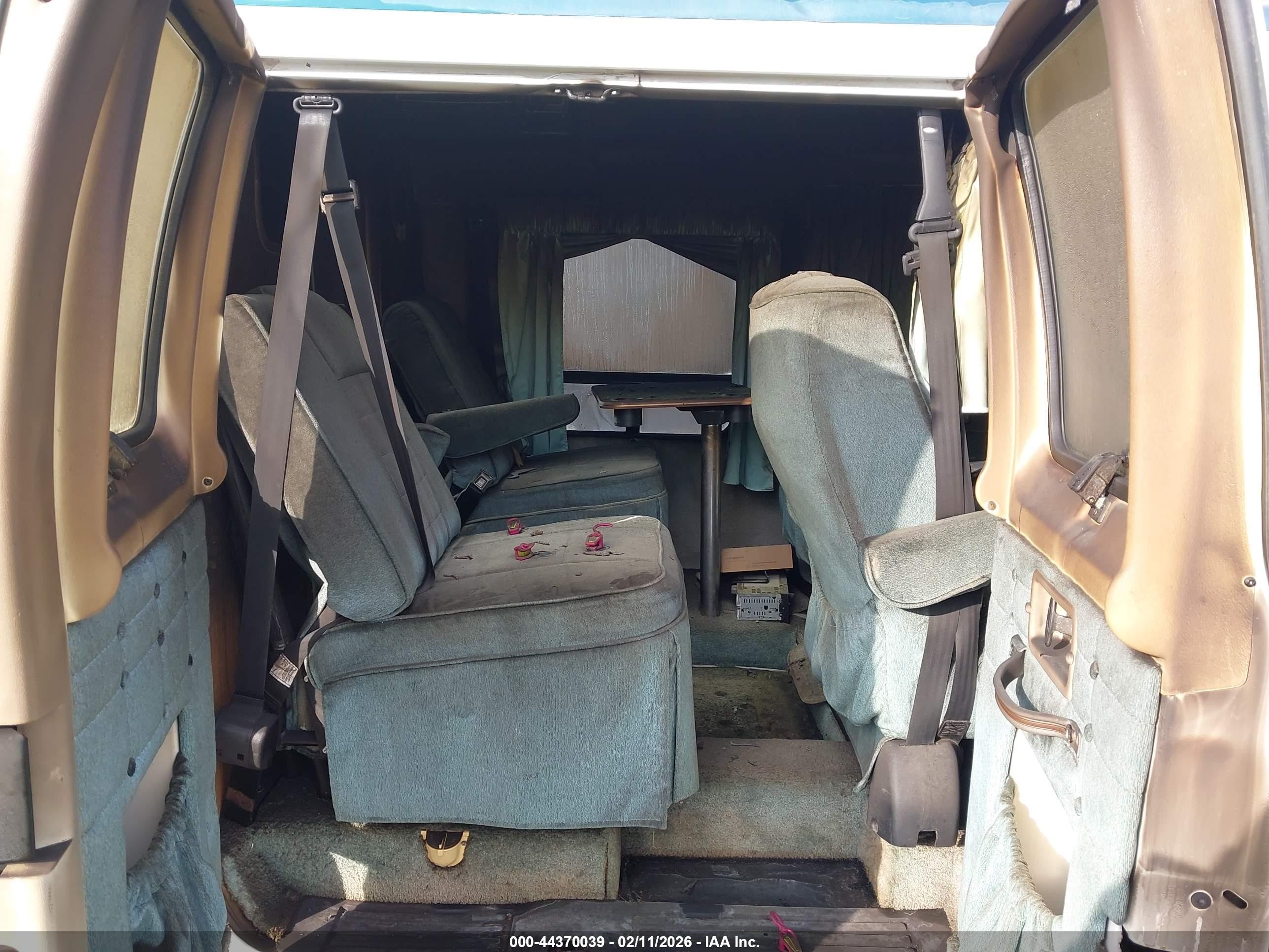 1993 Dodge Ram Van B350 White vin: 2B7JB31Y4PK512292