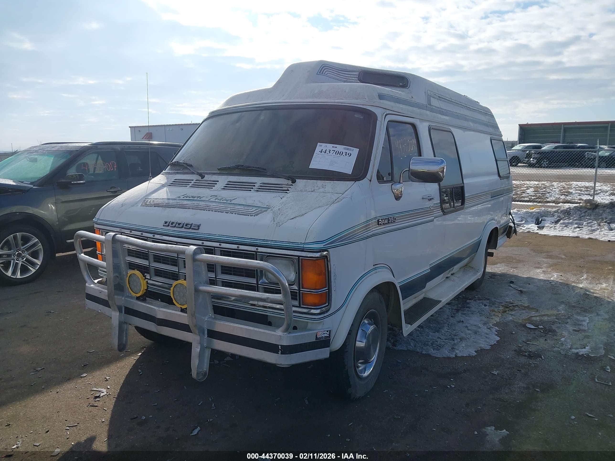 1993 Dodge Ram Van B350 White vin: 2B7JB31Y4PK512292