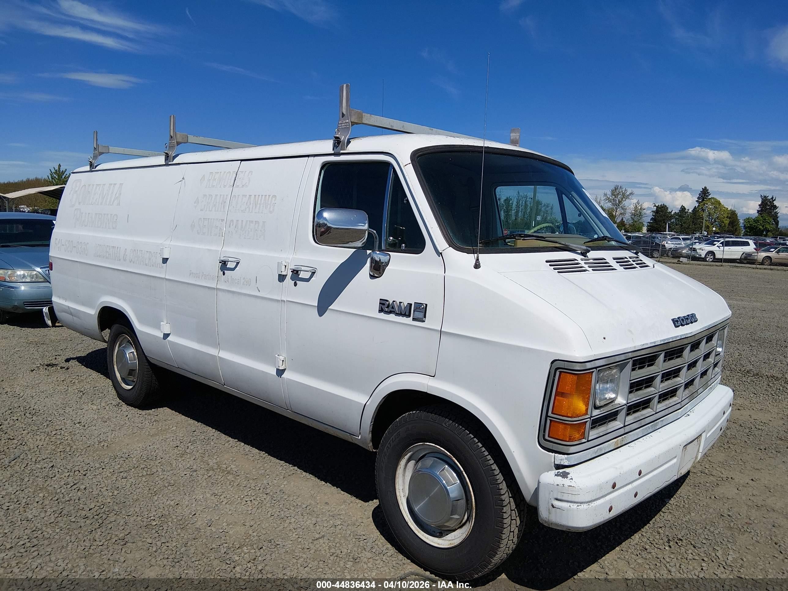 1989 Dodge Ram Van B350 White vin: 2B7JB31Z2KK386760