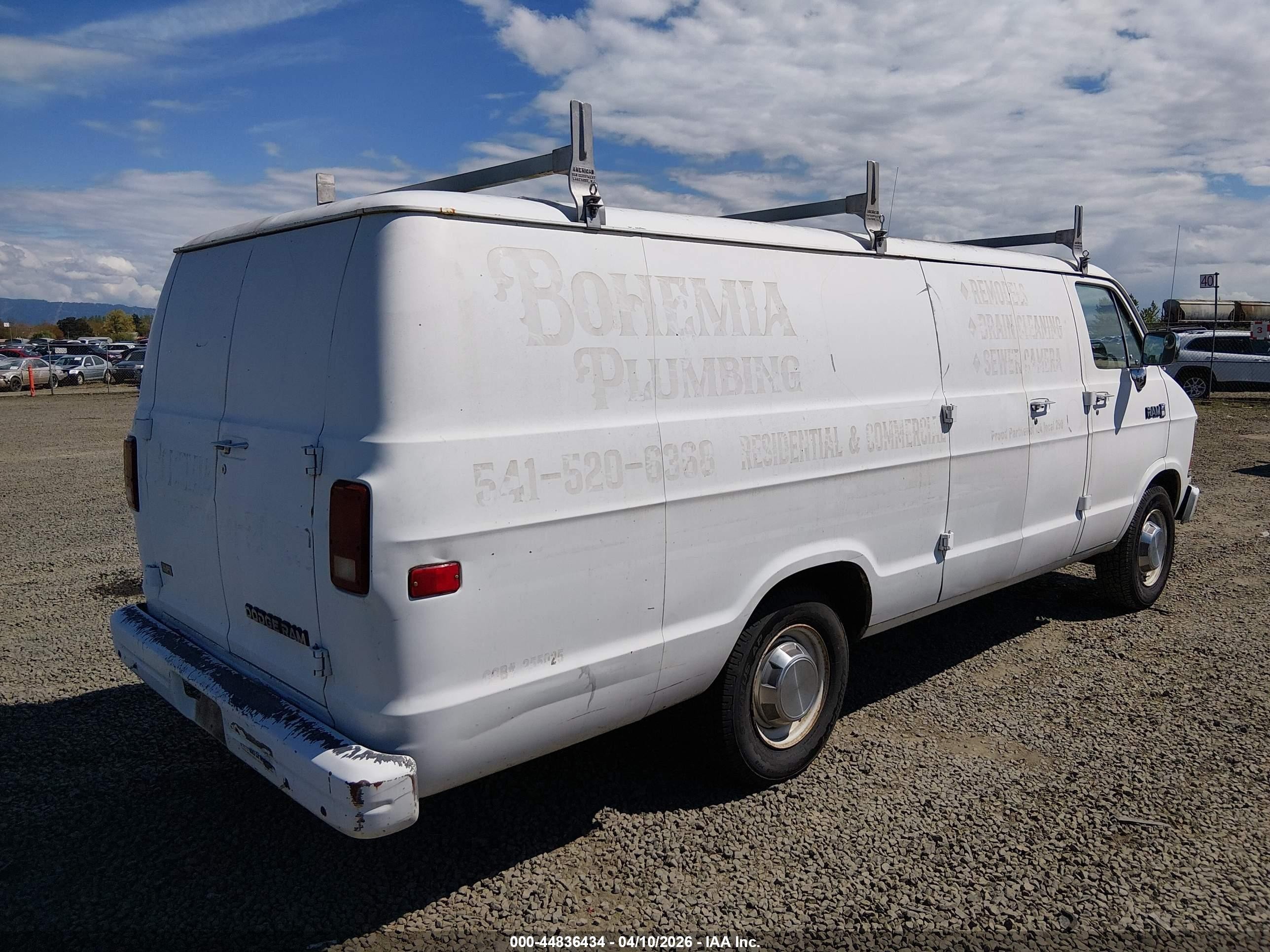 1989 Dodge Ram Van B350 White vin: 2B7JB31Z2KK386760