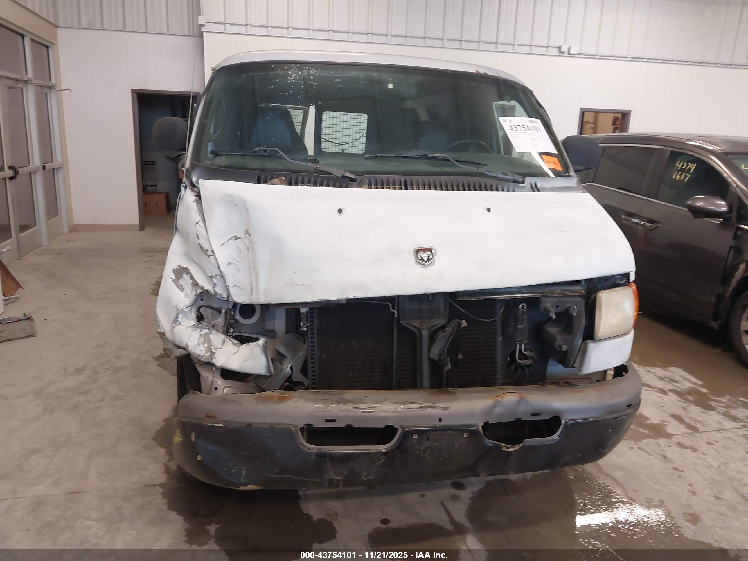 2001 Dodge Ram Van 3500 Commercial/commercial Non-maxi White vin: 2B7LB31Z31K554638