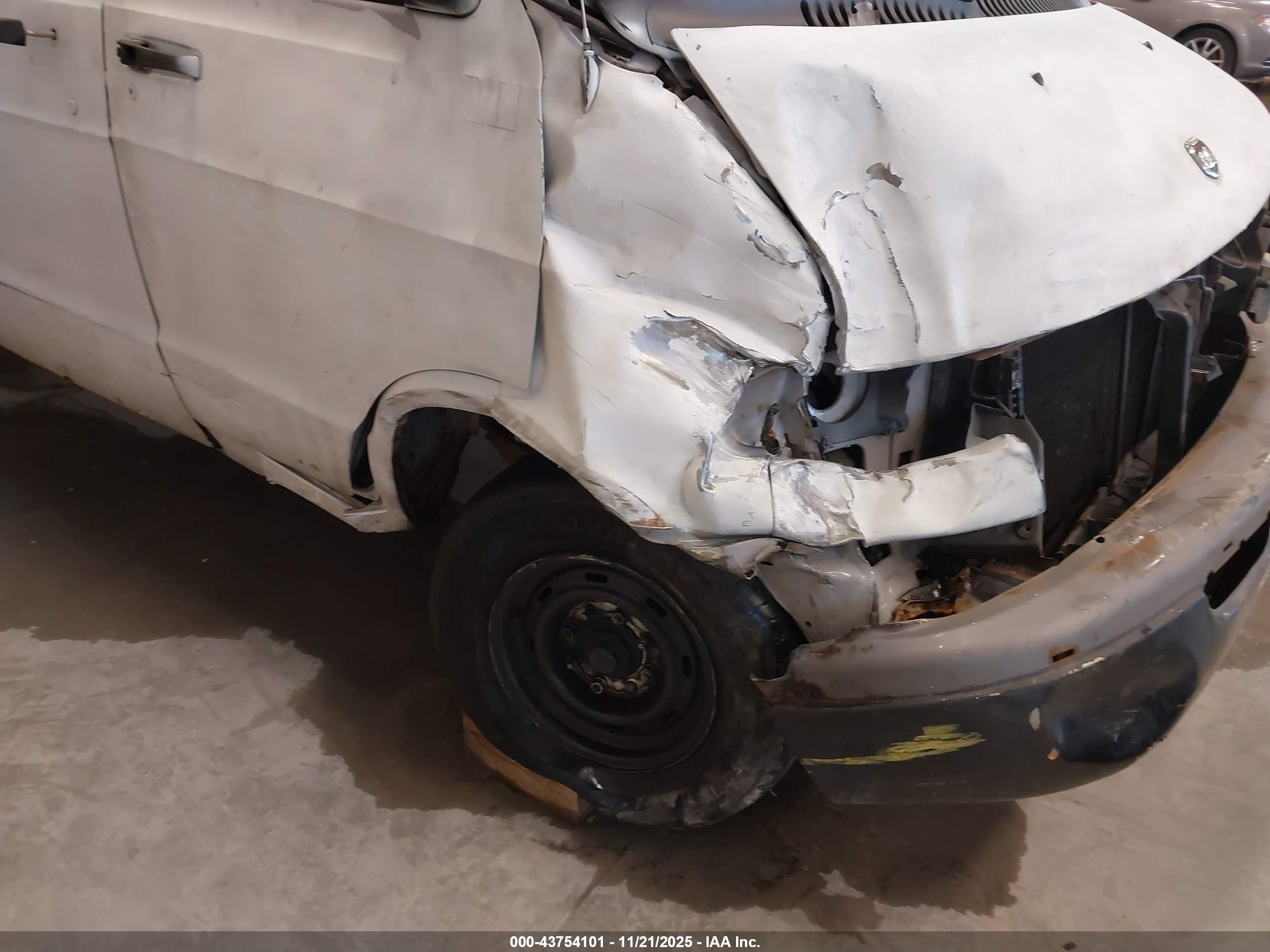 2001 Dodge Ram Van 3500 Commercial/commercial Non-maxi White vin: 2B7LB31Z31K554638