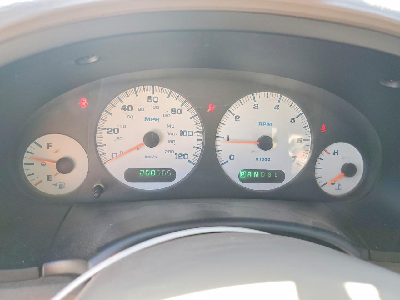 2002 Dodge Grand Caravan El Золотой vin: 2B8GP34302R590074