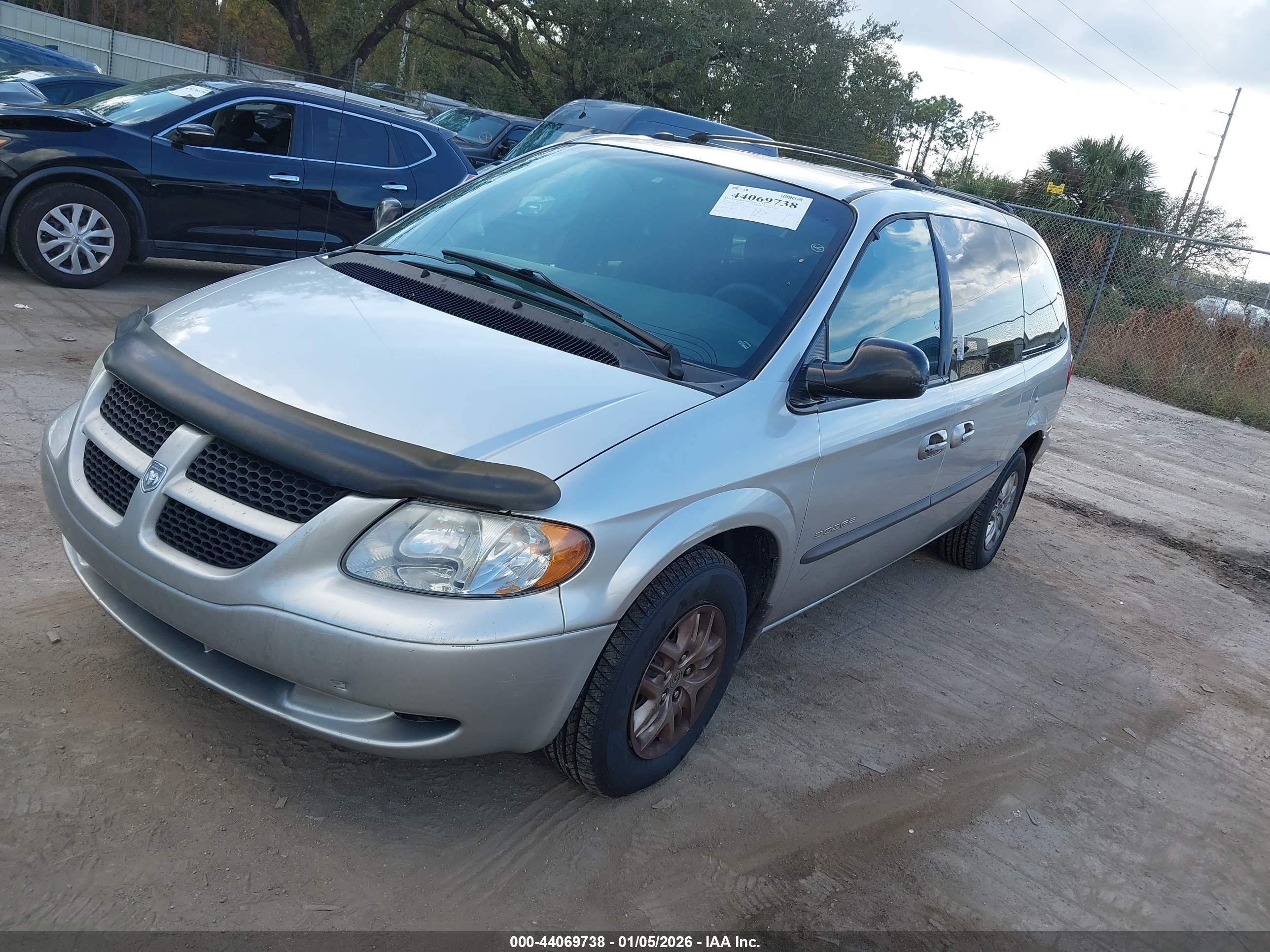2001 Dodge Grand Caravan Sport Silver vin: 2B8GP44311R227450
