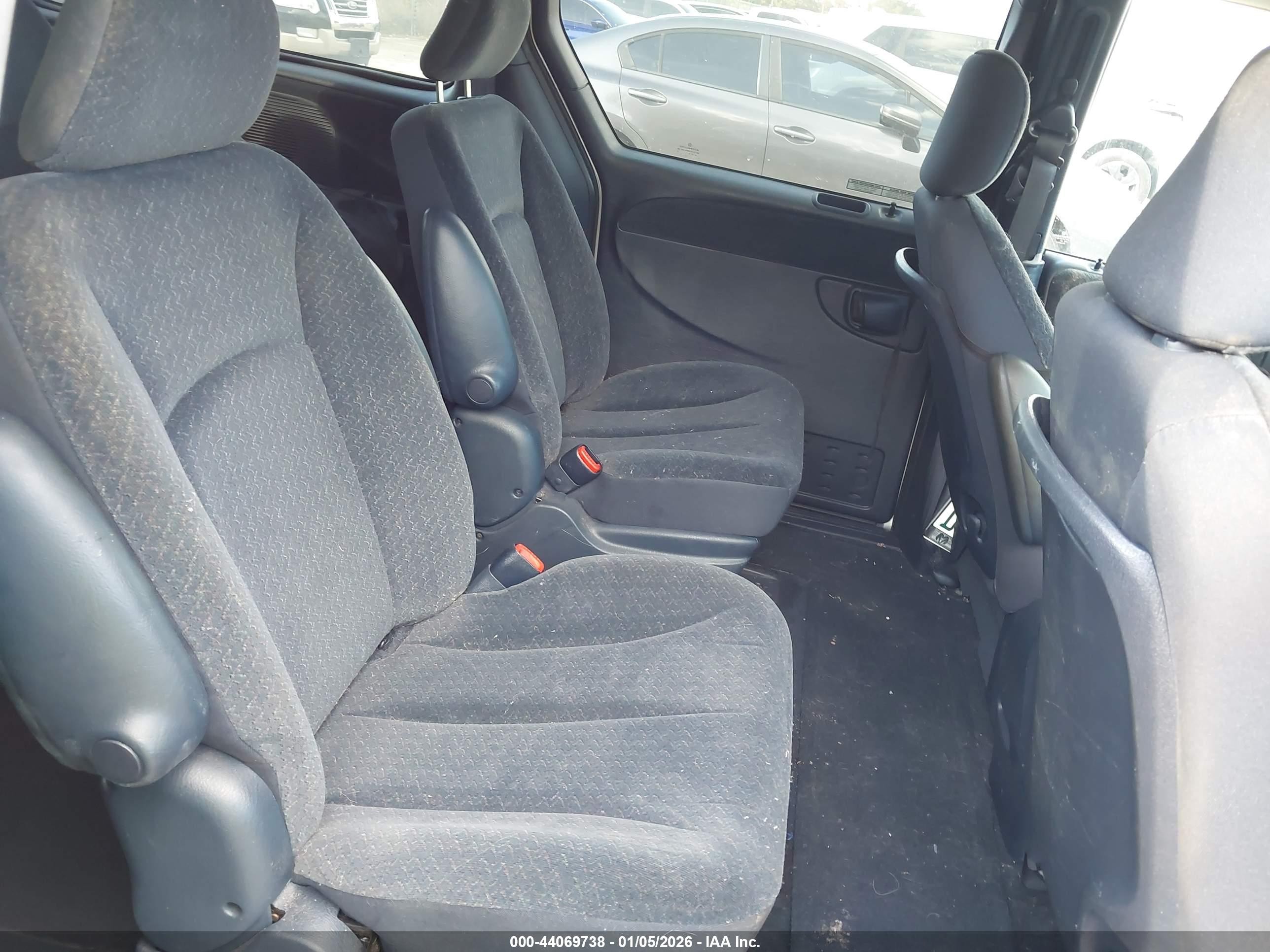 2001 Dodge Grand Caravan Sport Silver vin: 2B8GP44311R227450