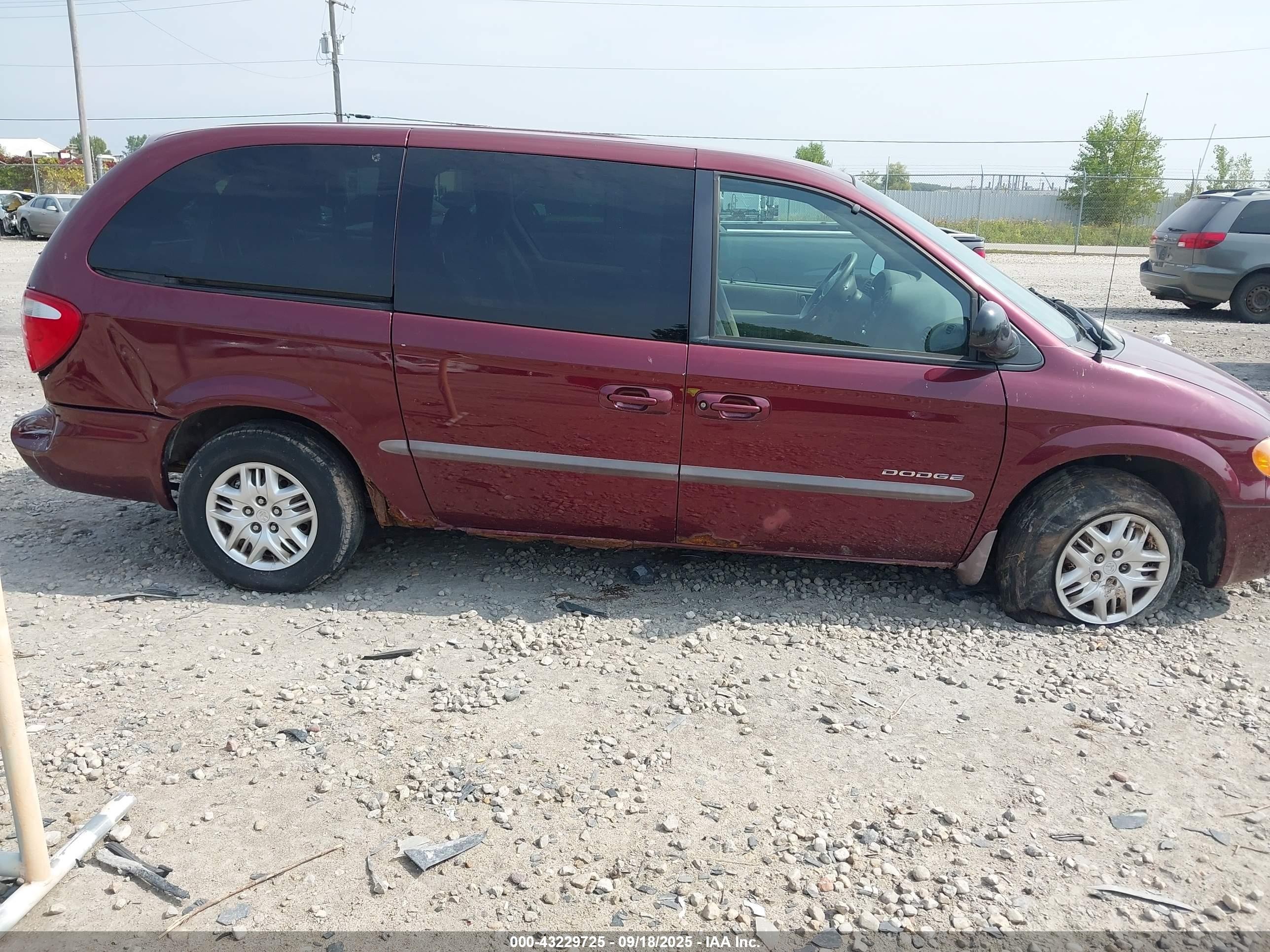 2001 Dodge Grand Caravan Sport Фиолетовый vin: 2B8GP44341R403519