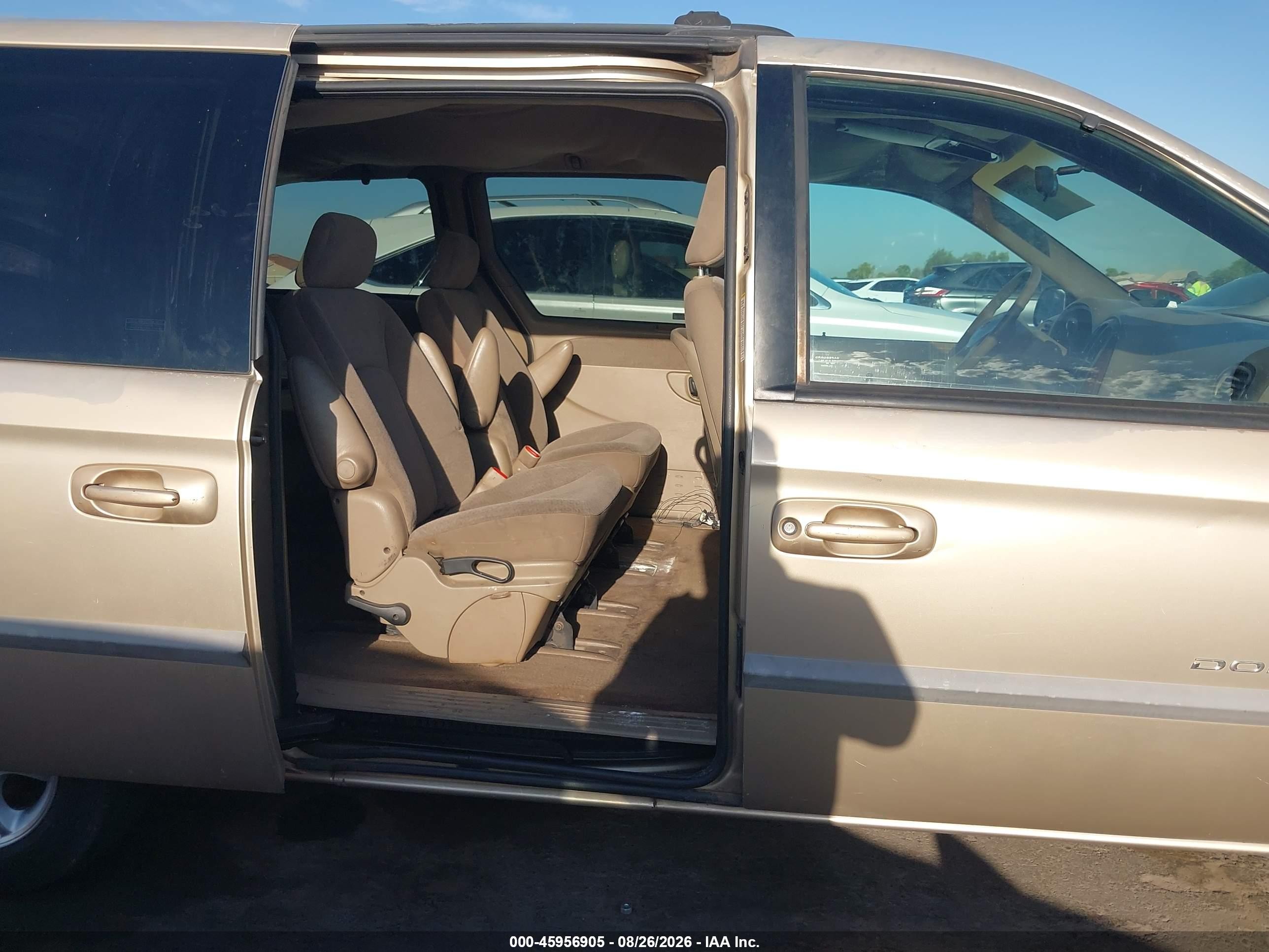 2001 Dodge Grand Caravan Sport Золотой vin: 2B8GP44G51R107136