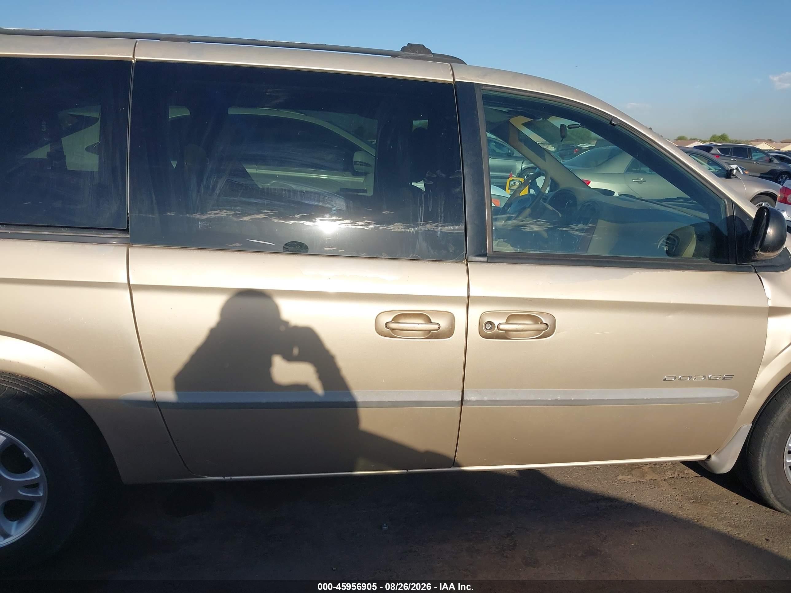 2001 Dodge Grand Caravan Sport Золотой vin: 2B8GP44G51R107136