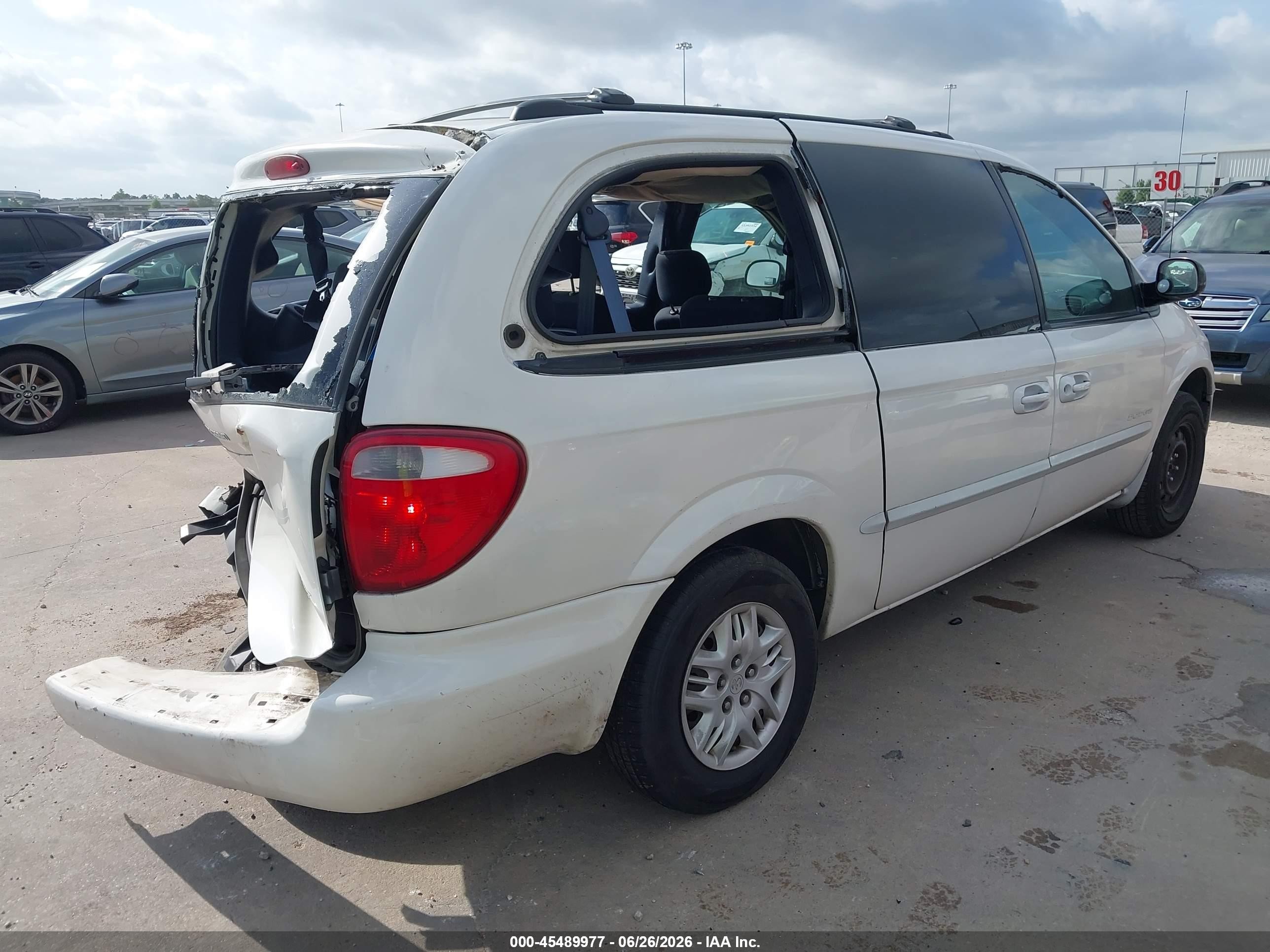 2001 Dodge Grand Caravan Sport Белый vin: 2B8GP44G71R177804