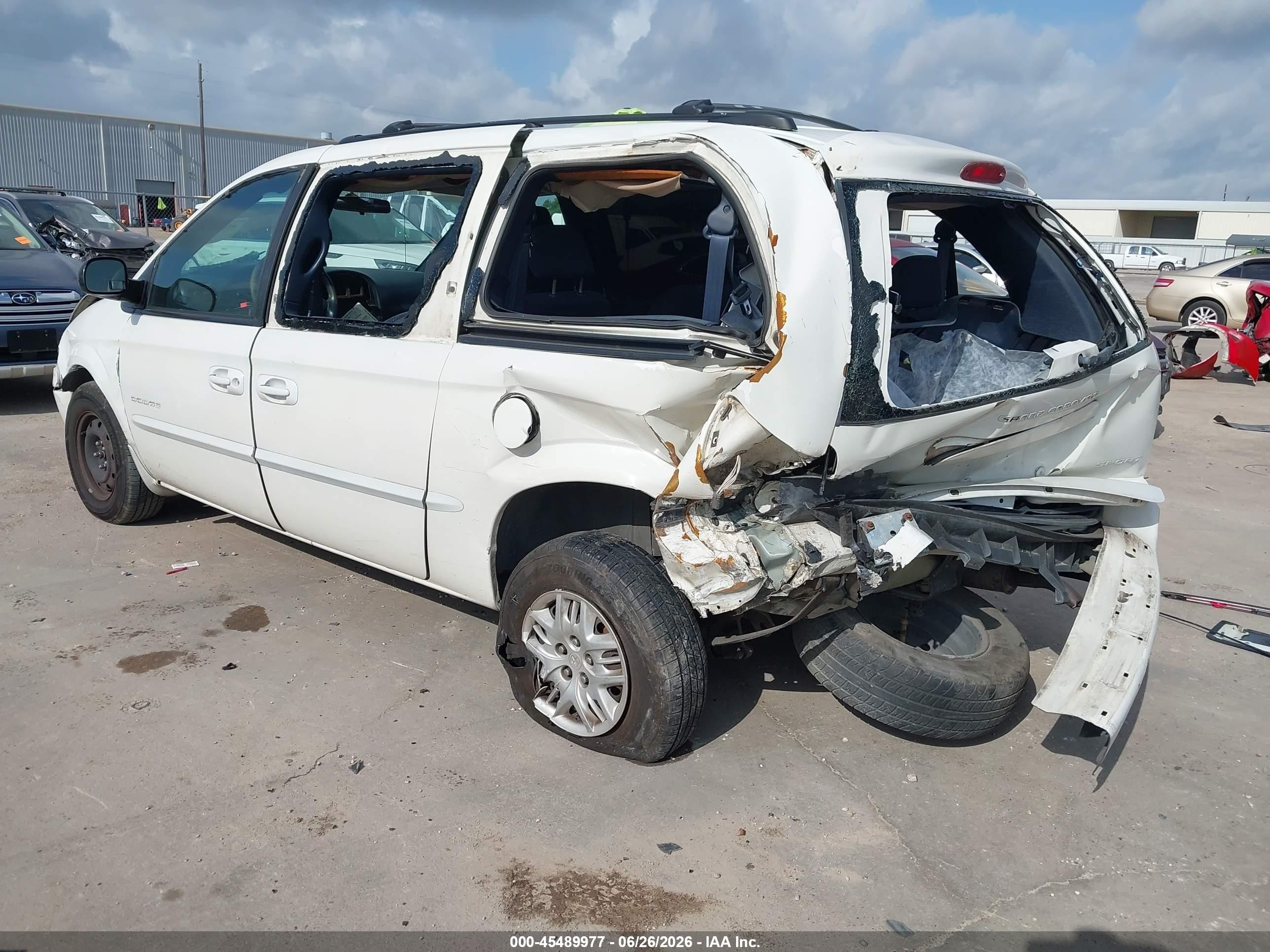 2001 Dodge Grand Caravan Sport Белый vin: 2B8GP44G71R177804