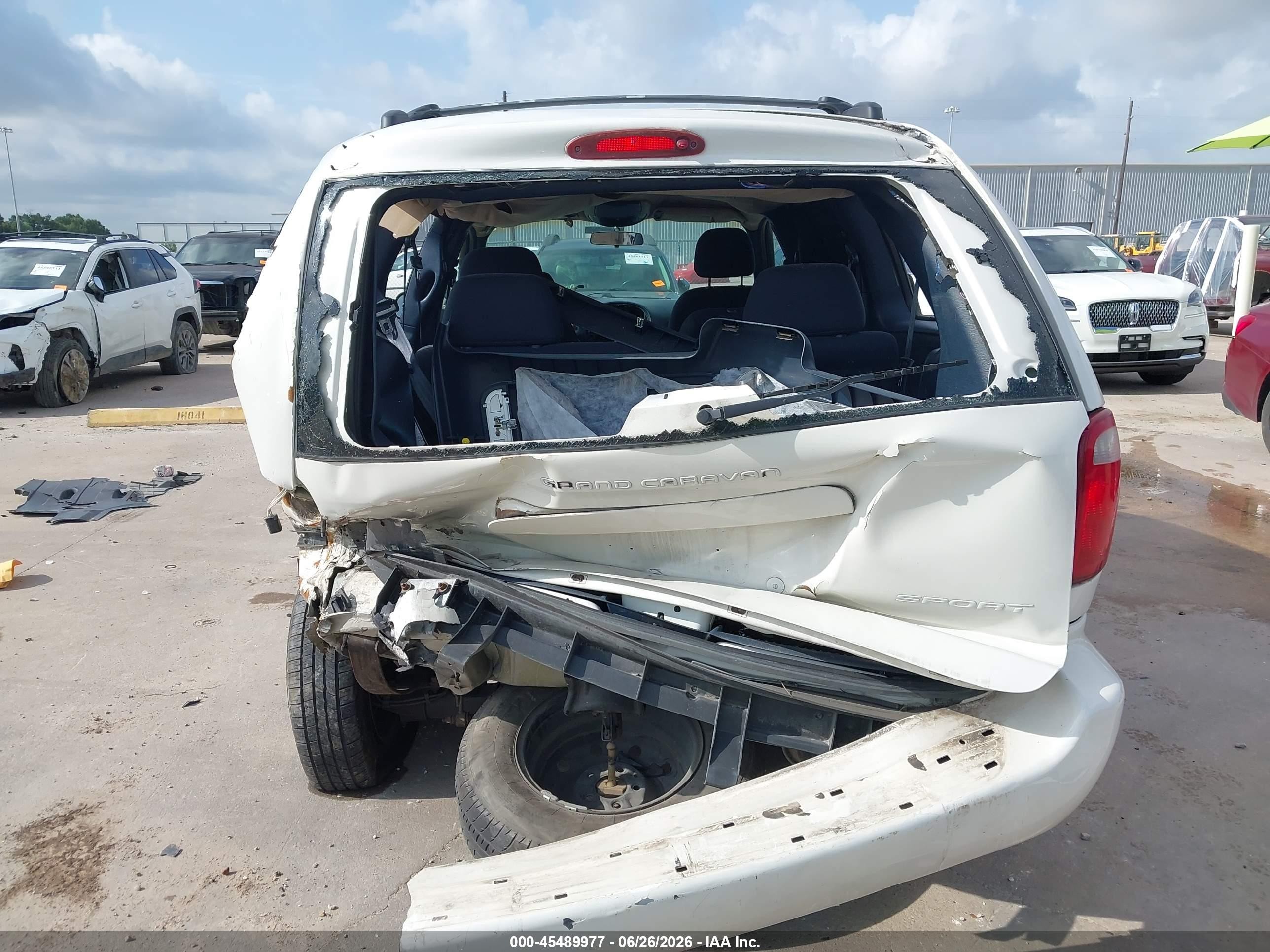 2001 Dodge Grand Caravan Sport Белый vin: 2B8GP44G71R177804