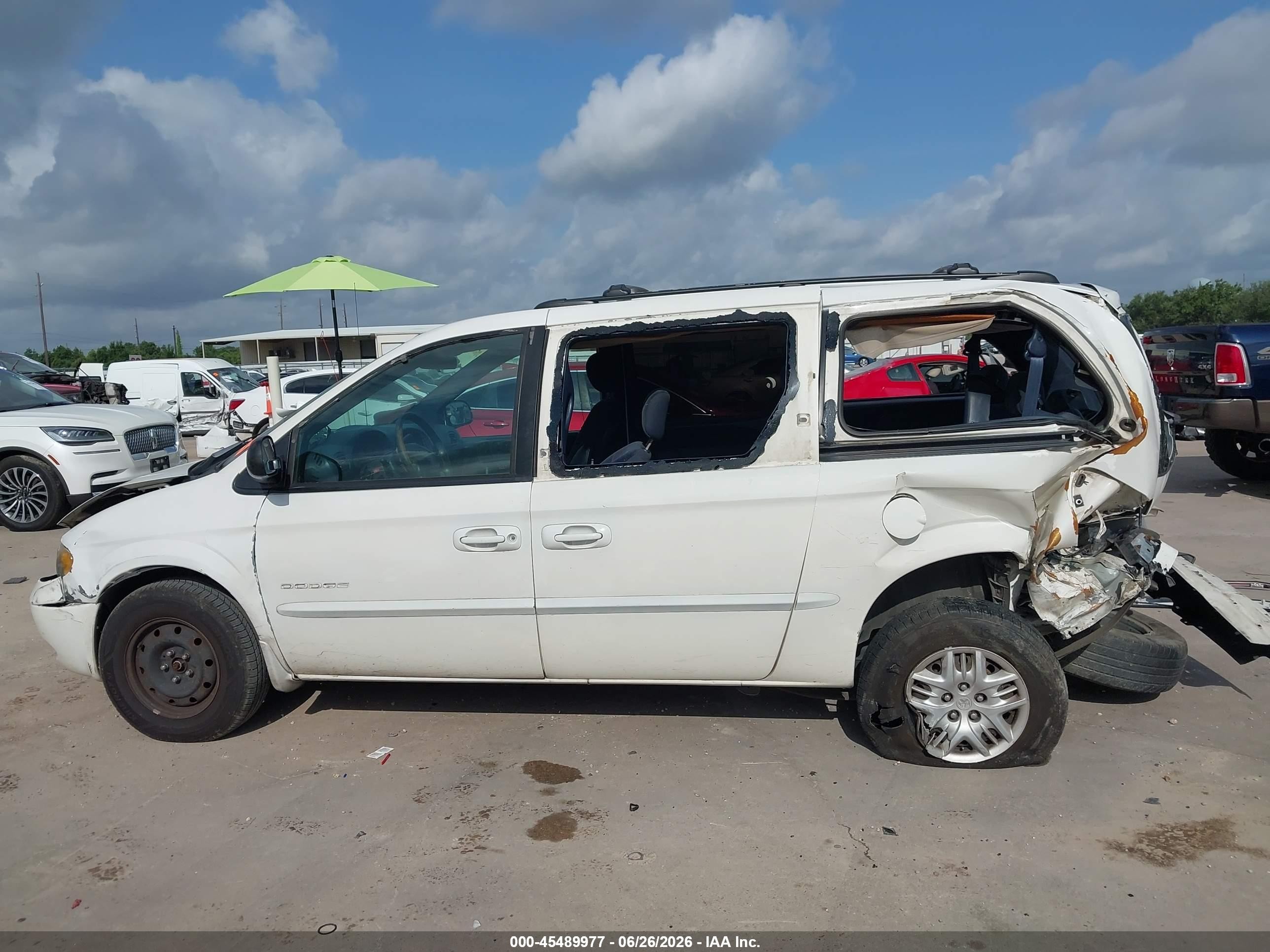 2001 Dodge Grand Caravan Sport Белый vin: 2B8GP44G71R177804