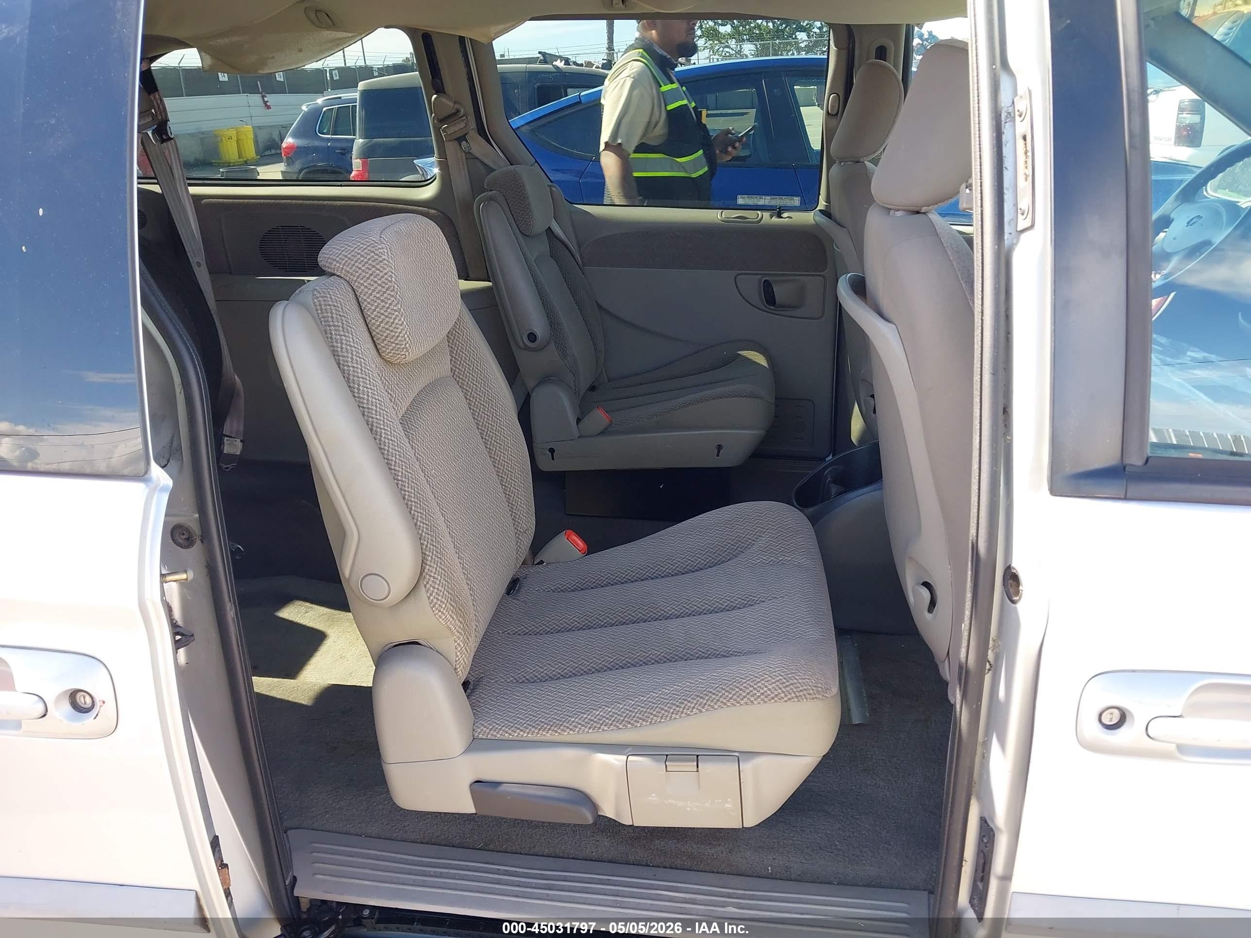 2001 Dodge Grand Caravan Sport Gray vin: 2B8GP44G81R115702