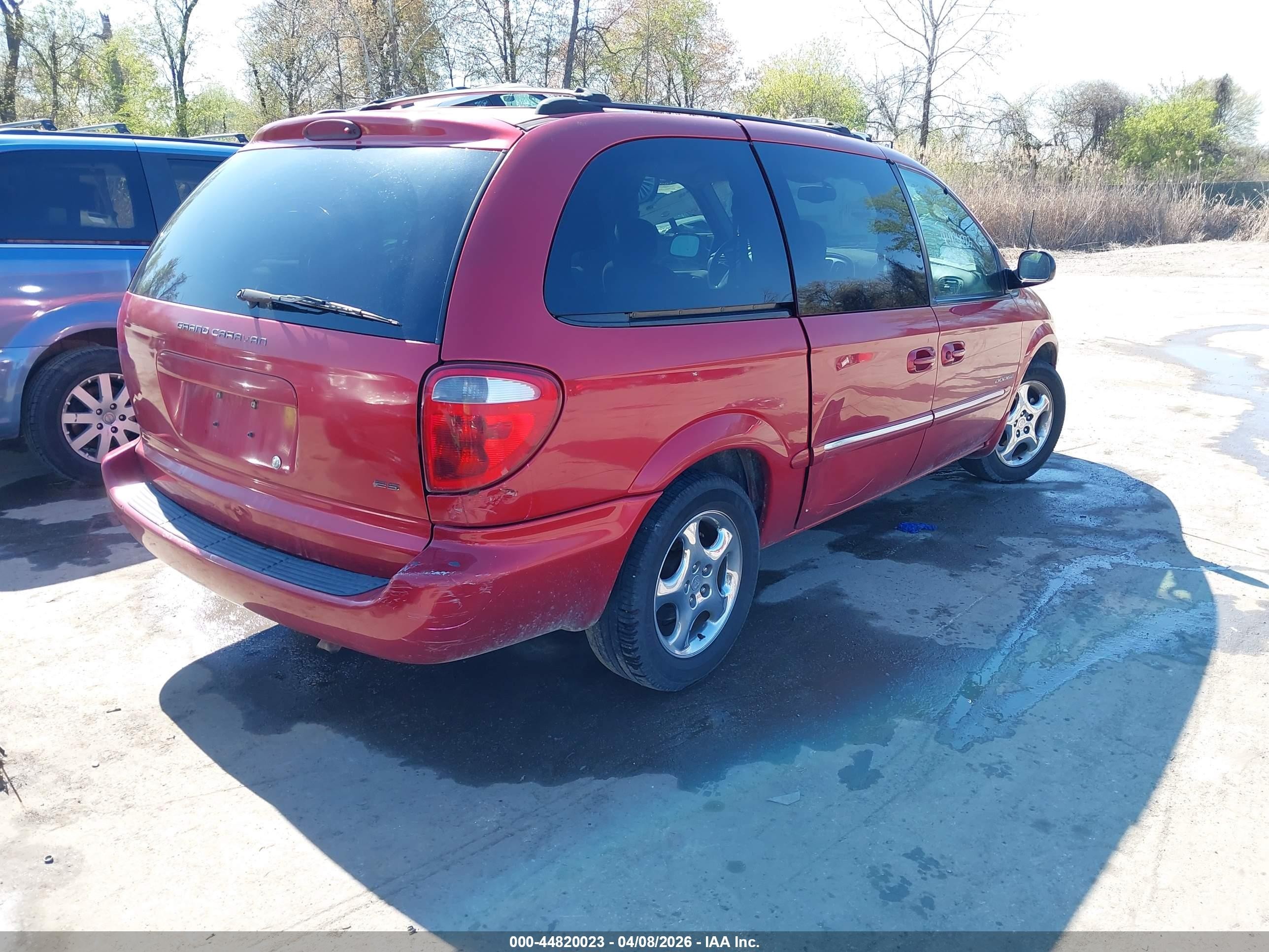 2001 Dodge Grand Caravan Es Red vin: 2B8GP54L01R121688