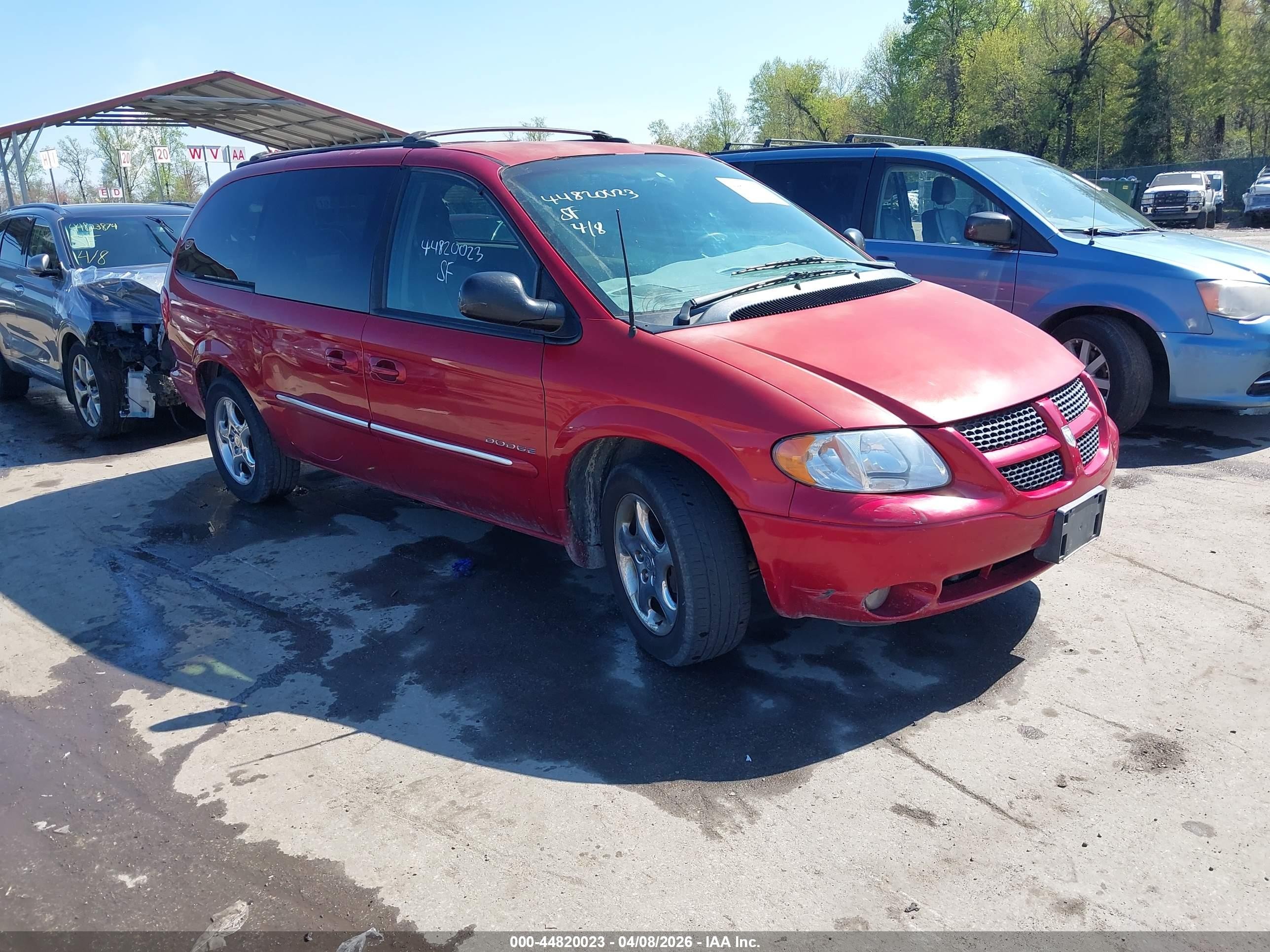2001 Dodge Grand Caravan Es Красный vin: 2B8GP54L01R121688