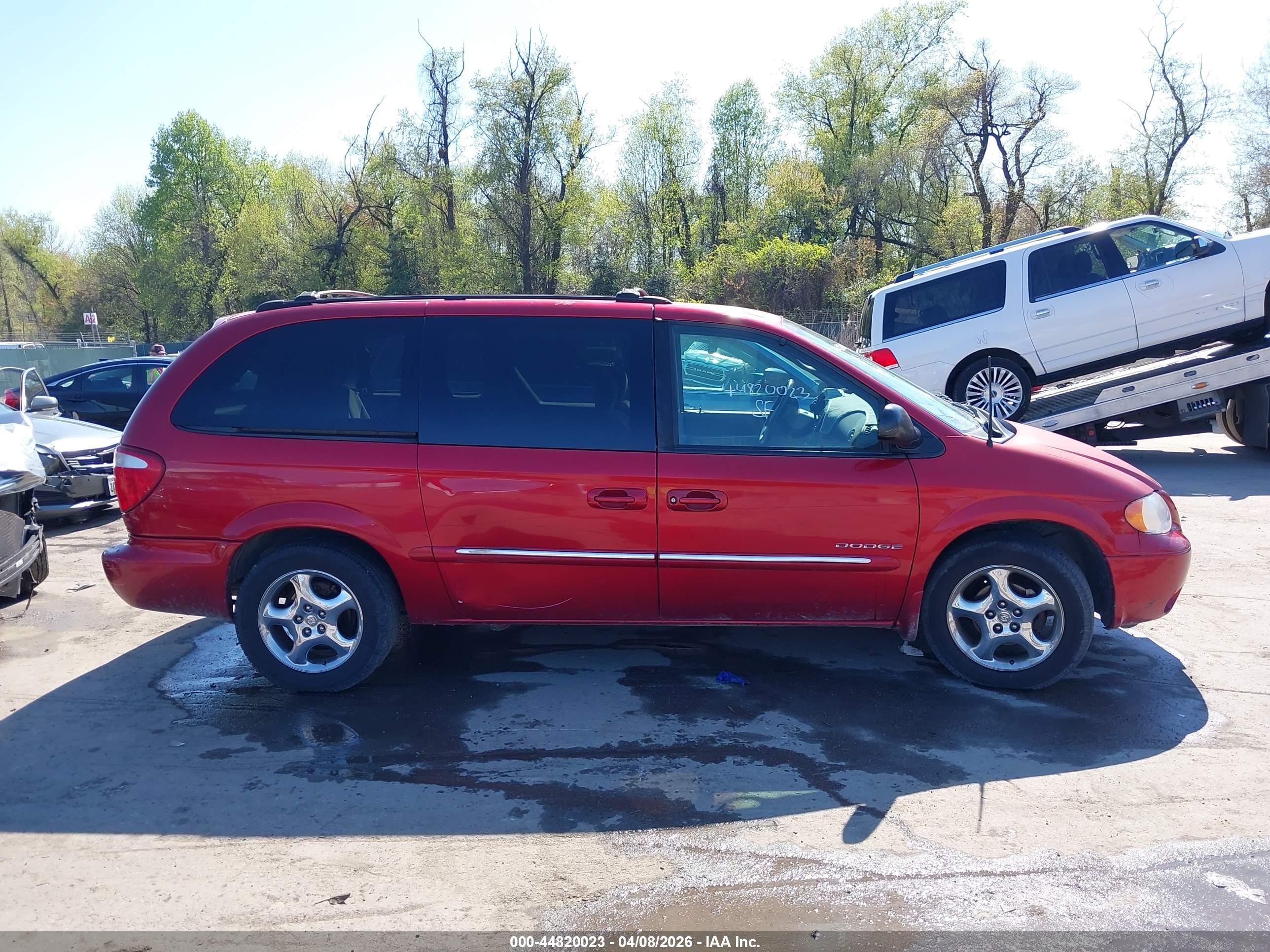 2001 Dodge Grand Caravan Es Red vin: 2B8GP54L01R121688