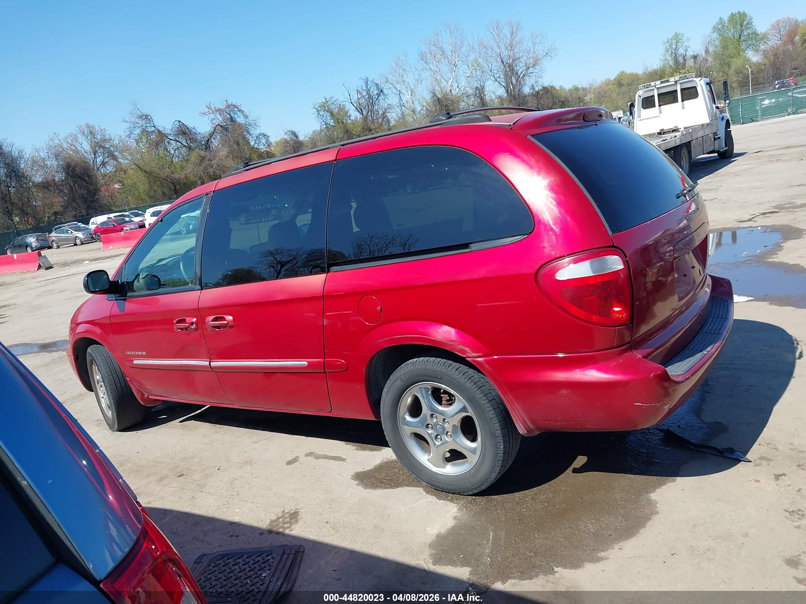 2001 Dodge Grand Caravan Es Red vin: 2B8GP54L01R121688