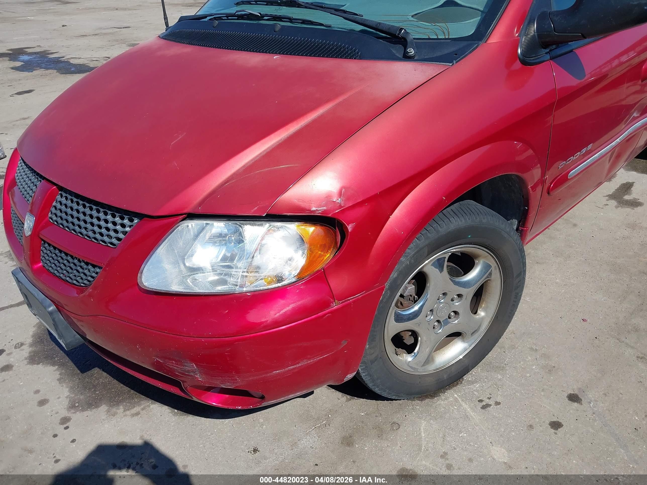 2001 Dodge Grand Caravan Es Red vin: 2B8GP54L01R121688