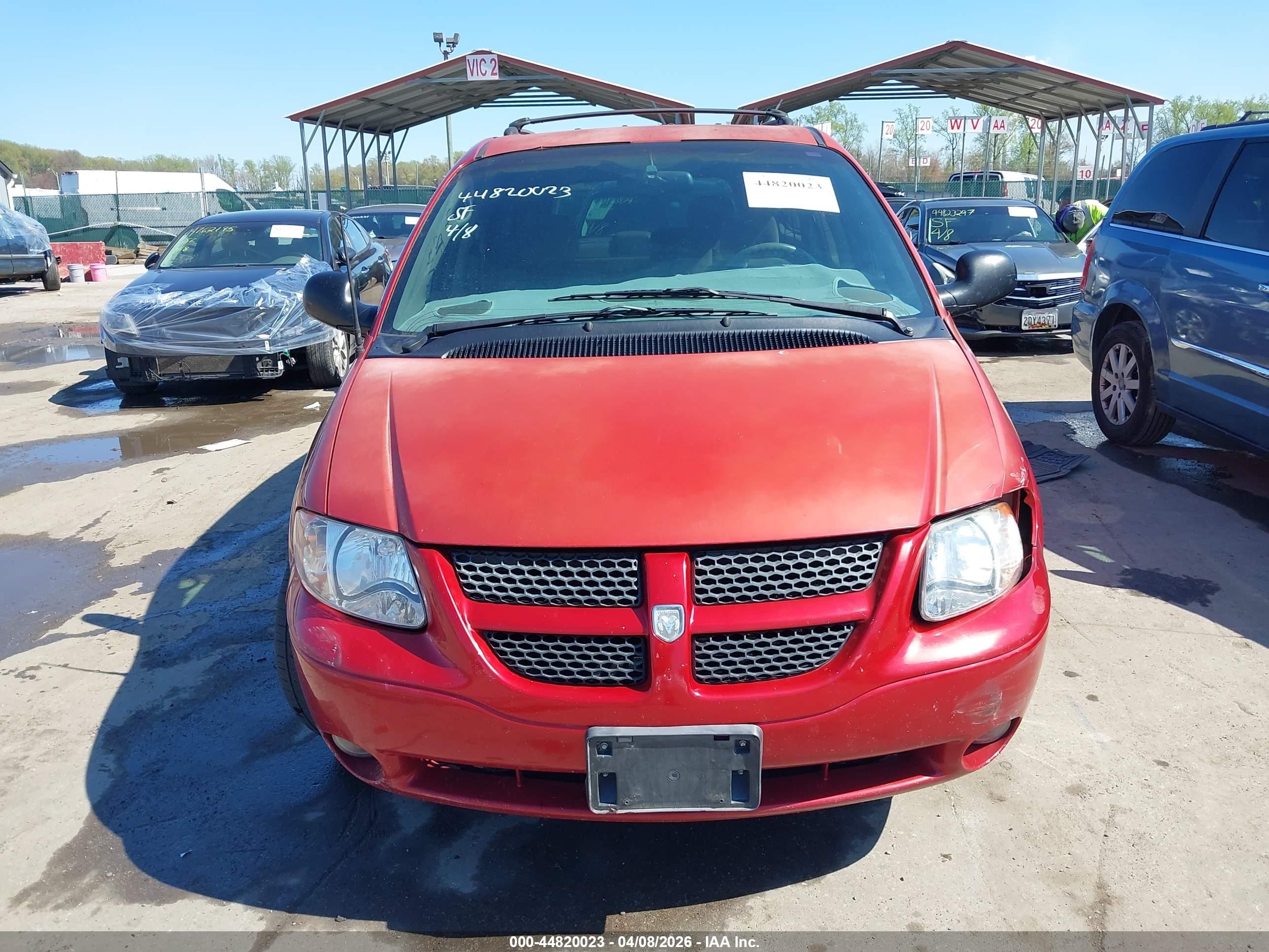 2001 Dodge Grand Caravan Es Red vin: 2B8GP54L01R121688