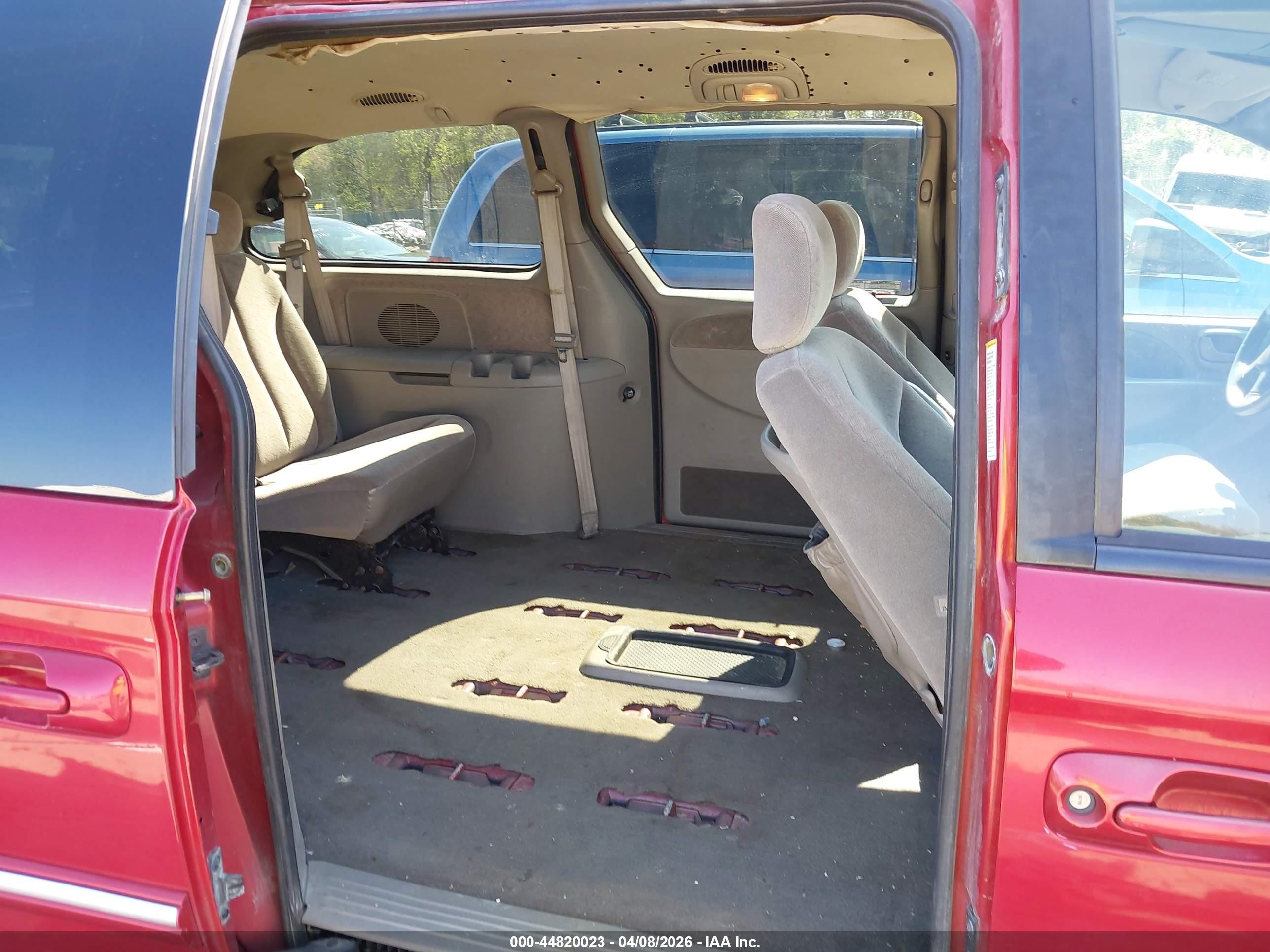 2001 Dodge Grand Caravan Es Red vin: 2B8GP54L01R121688