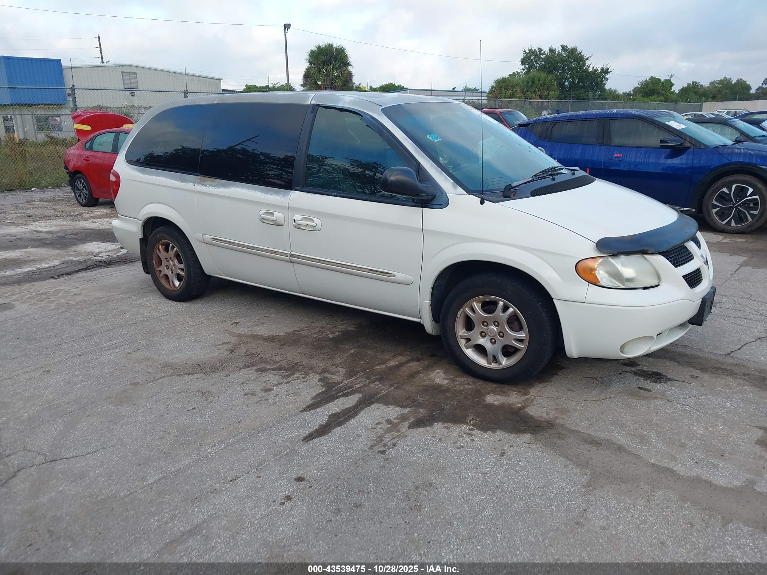 2001 Dodge Grand Caravan Es Белый vin: 2B8GP54L01R174763