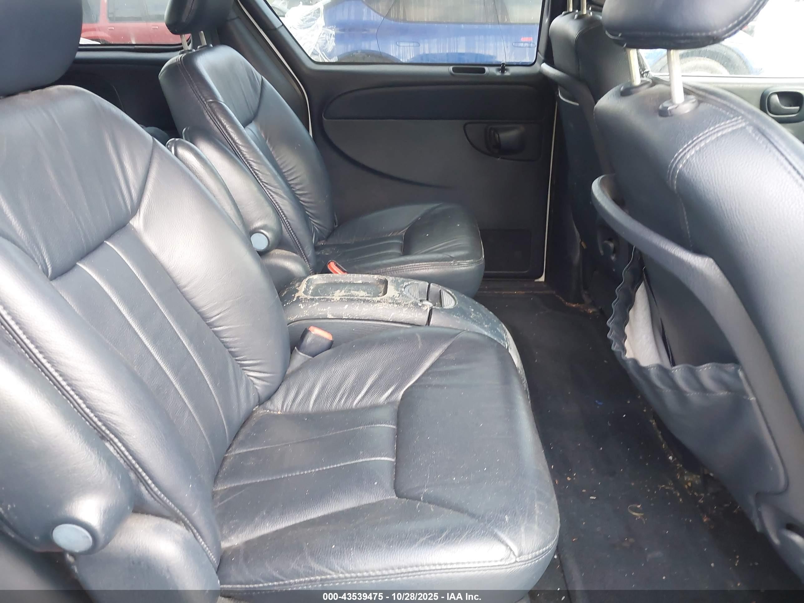 2001 Dodge Grand Caravan Es White vin: 2B8GP54L01R174763