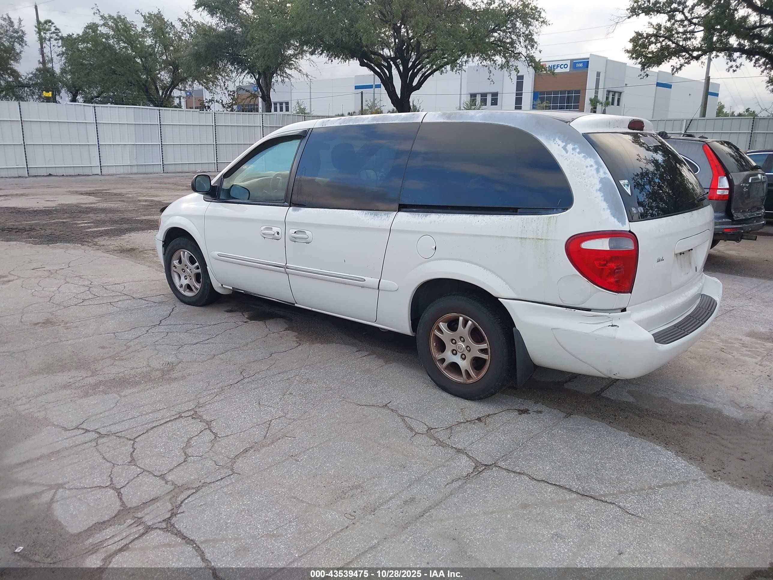 2001 Dodge Grand Caravan Es White vin: 2B8GP54L01R174763