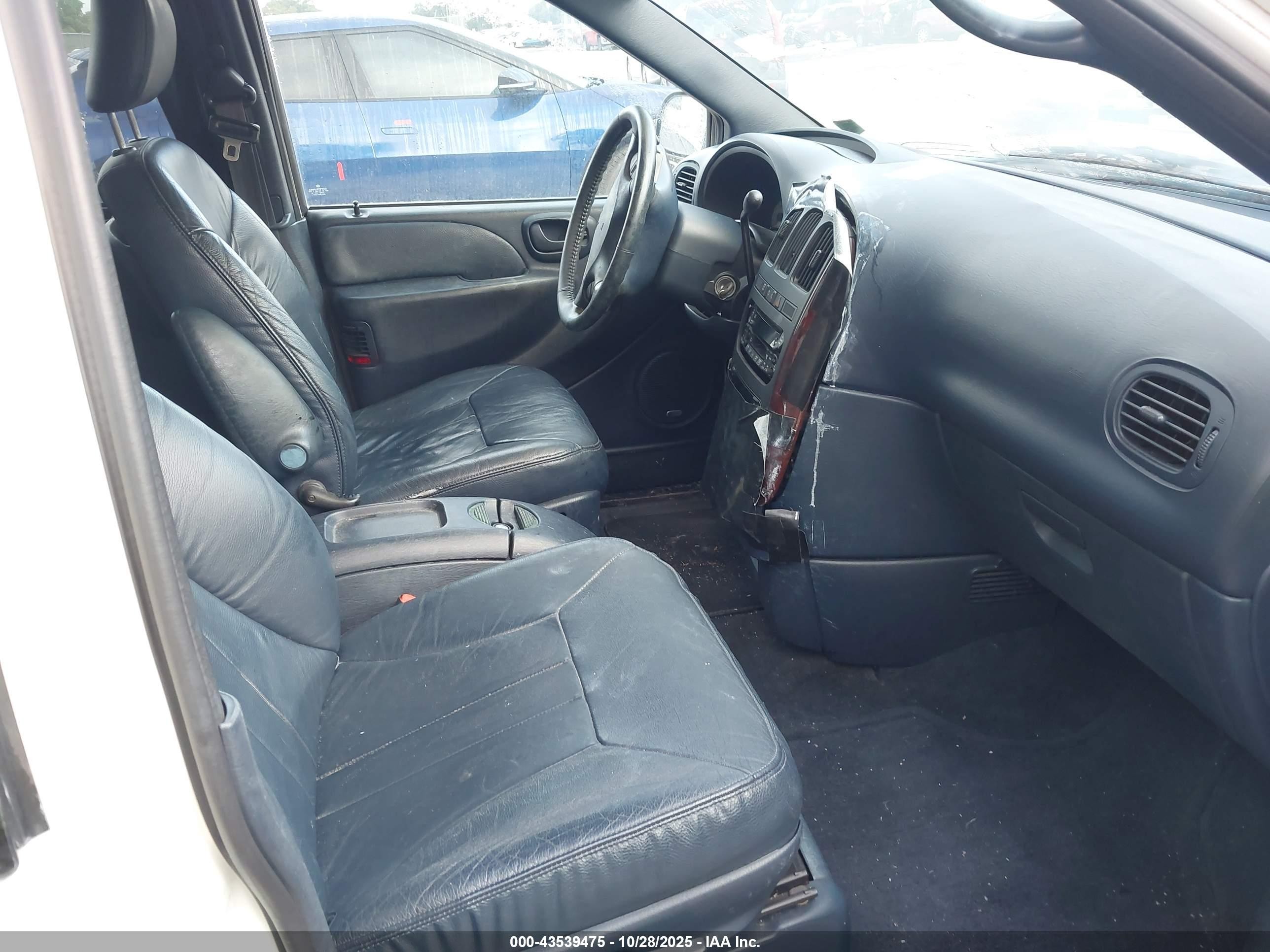 2001 Dodge Grand Caravan Es White vin: 2B8GP54L01R174763