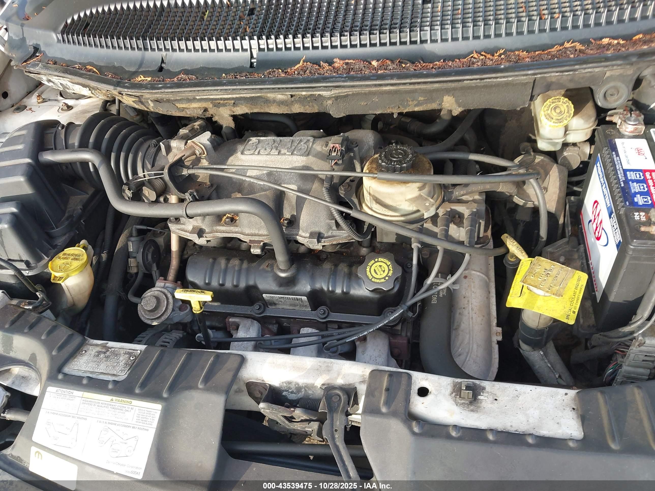 2001 Dodge Grand Caravan Es White vin: 2B8GP54L01R174763