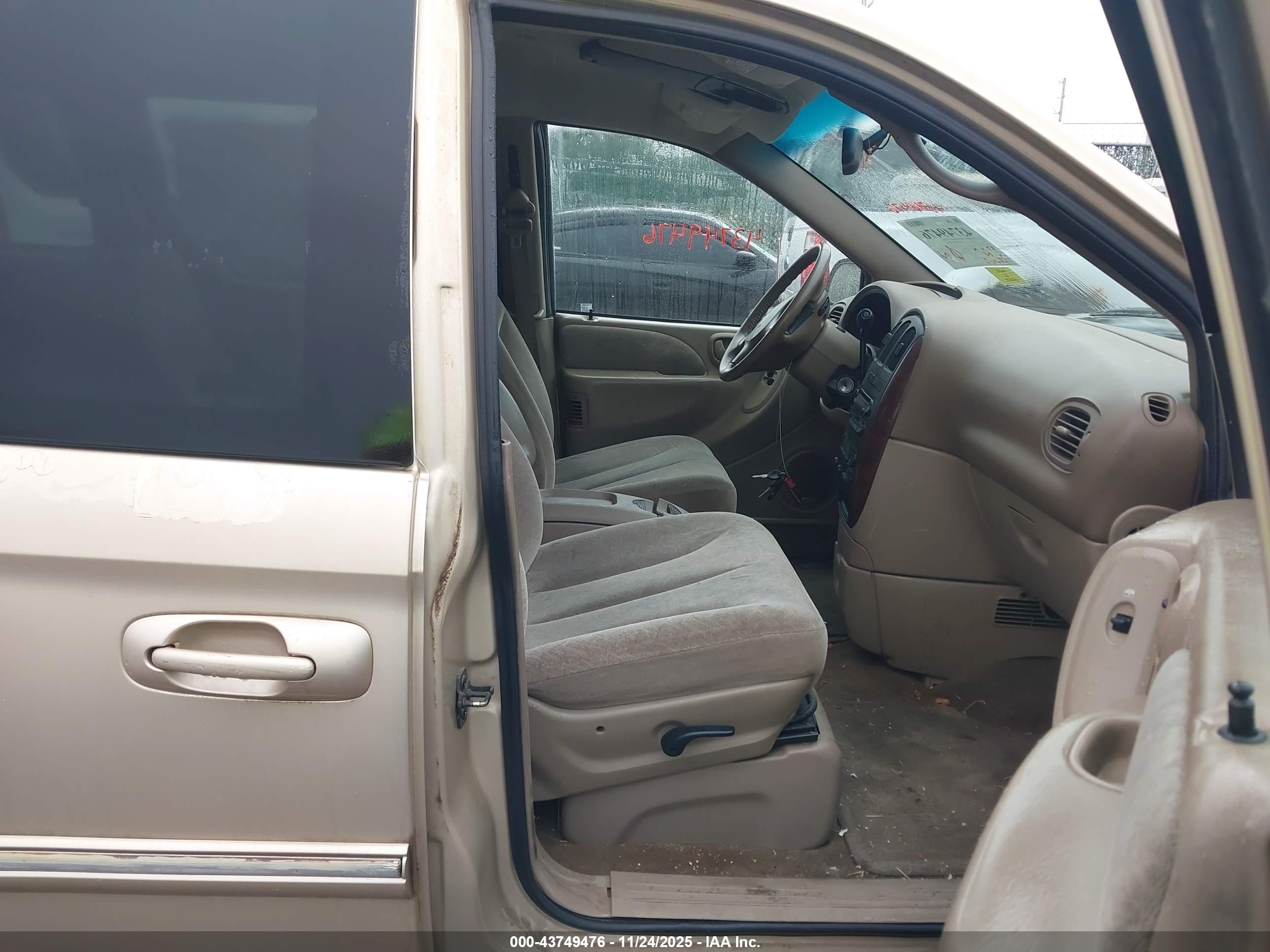 2001 Dodge Grand Caravan Es Gold vin: 2B8GP54L11R117505