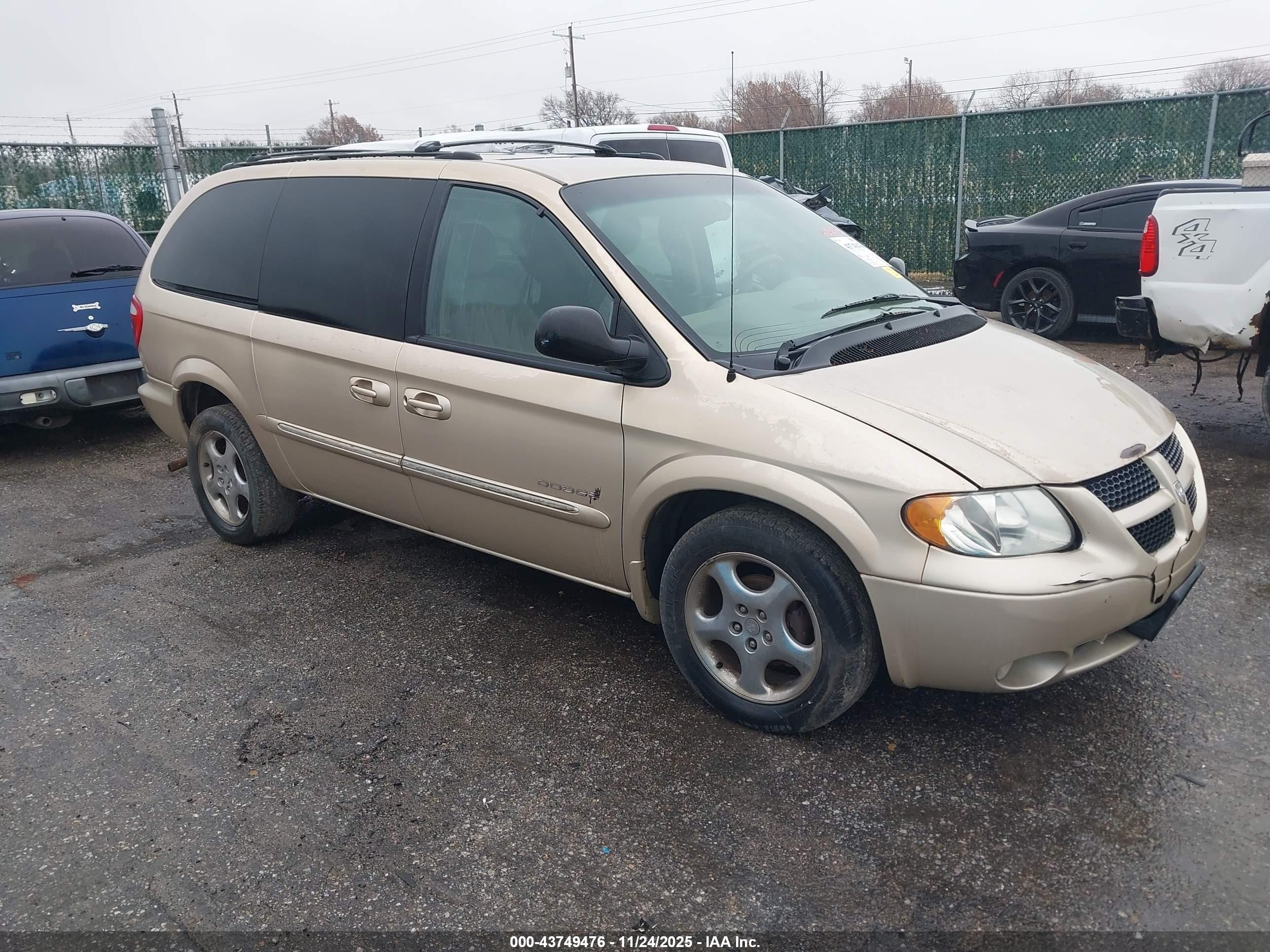 2001 Dodge Grand Caravan Es Gold vin: 2B8GP54L11R117505